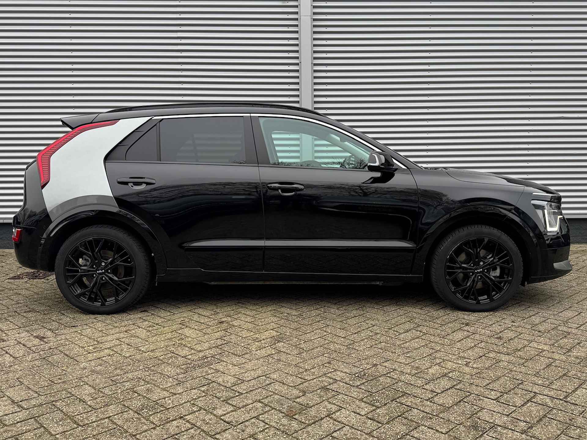 KIA e-Niro 64,8 kWh 204pk Aut ExecutiveLine | Stoelkoeling | Stoel/Stuurwielverwarming | Memory | Schuif/Kanteldak | Harman/Kardon | - 6/47