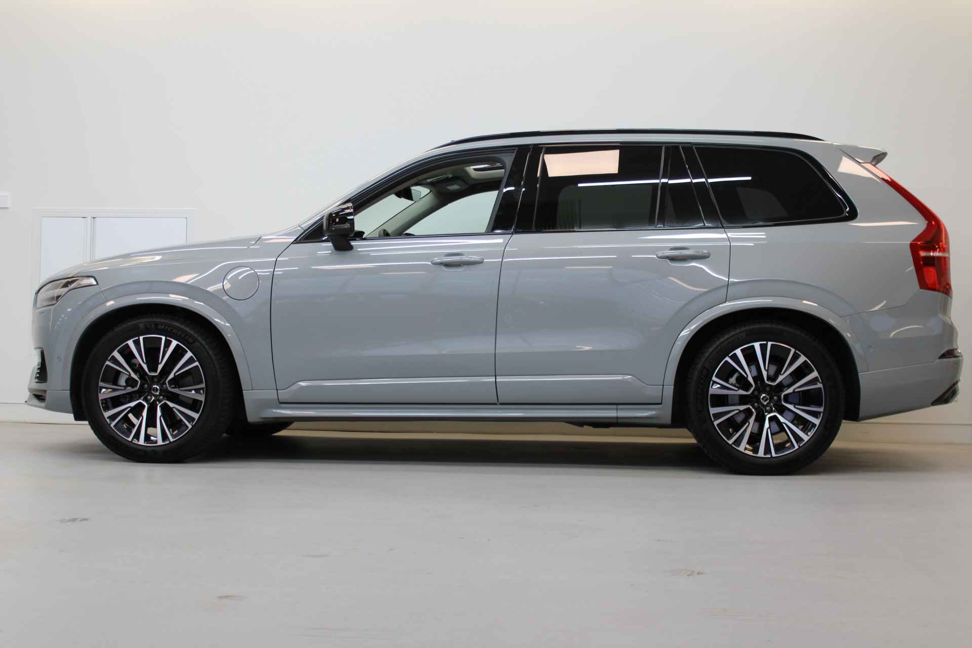 Volvo XC90 T8 455PK AWD Ultimate Dark | Luchtvering | 360º view | All season | Panoramadak | HUD - 2/69