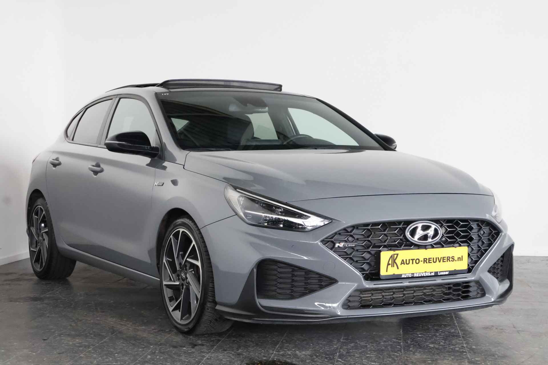 Hyundai i30 Fastback 1.5 T-GDi MHEV N Line / Opendak / LED / Aut / CarPlay / Leder / Cam - 4/29