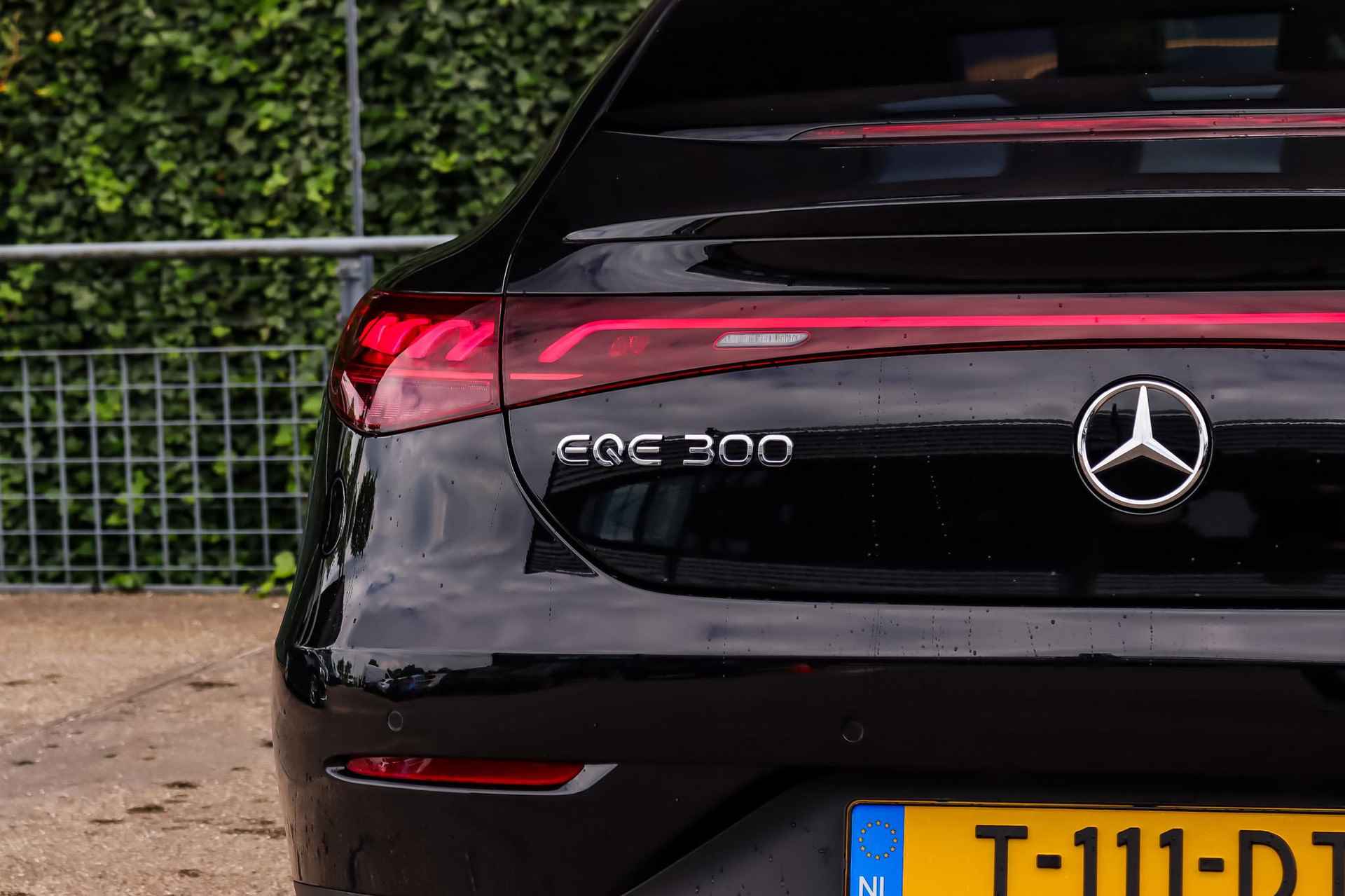 Mercedes-Benz EQE EQE 300 Business Line | Basispakket Plus | Electric Art Interieur | Schuifdak | Sfeerverlichting | LED | Camera | Parktronic - 6/40