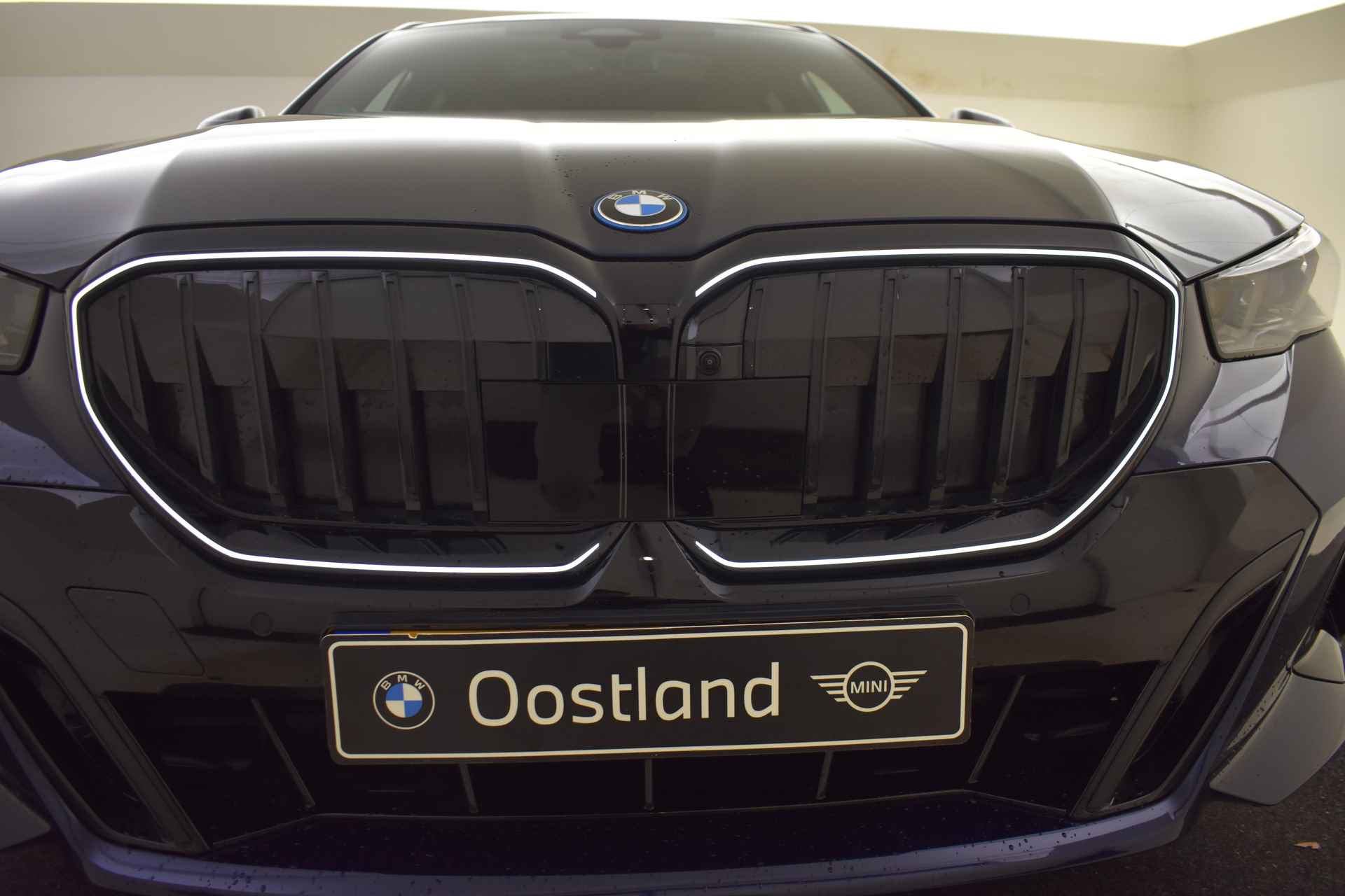 BMW 5 Serie Touring 530e High Executive M Sport Automaat / Panoramadak / Trekhaak / Bowers & Wilkins / Parking Assistant Plus / Stoelventilatie / Adaptieve LED / Comfort Access - 50/50