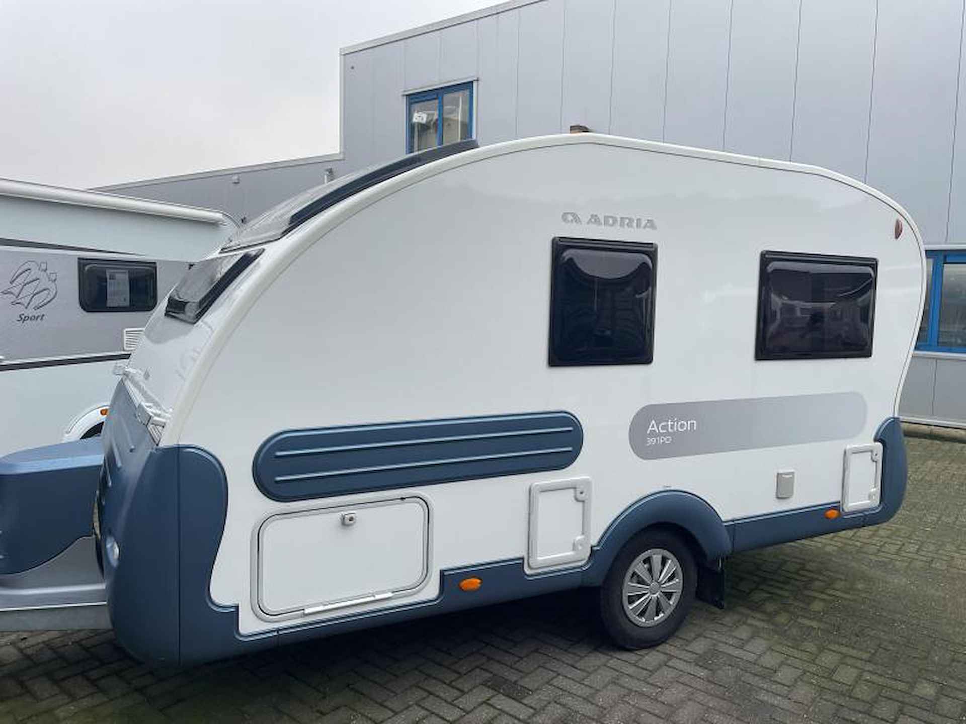 Adria Action 391 PD net binnen - 8/23