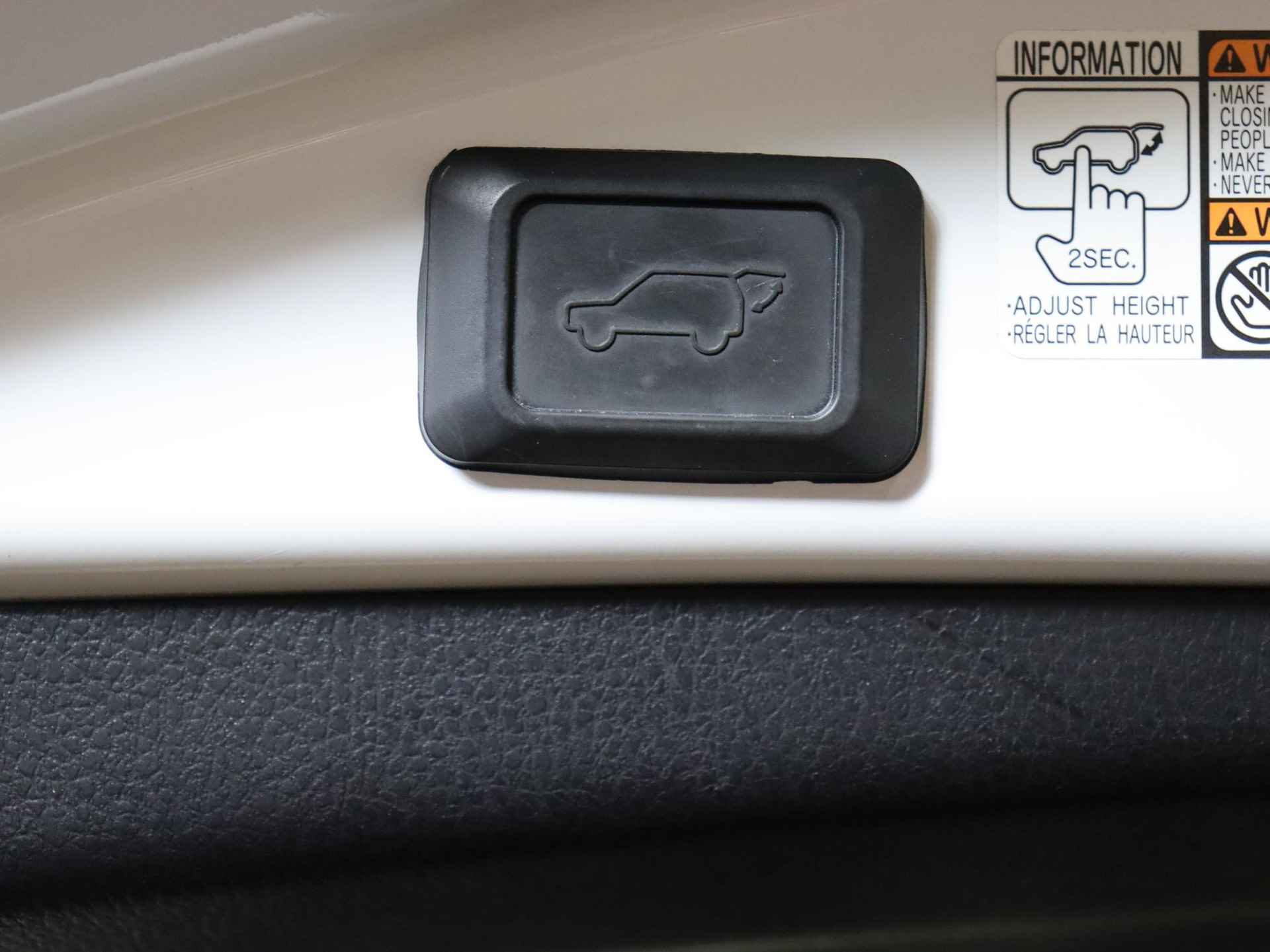 Toyota RAV4 2.5 Hybrid Dynamic, Trekhaak,  Parkeercamera, Parkeersensoren voor en Achter, 1e Eigenaar !! - 16/37