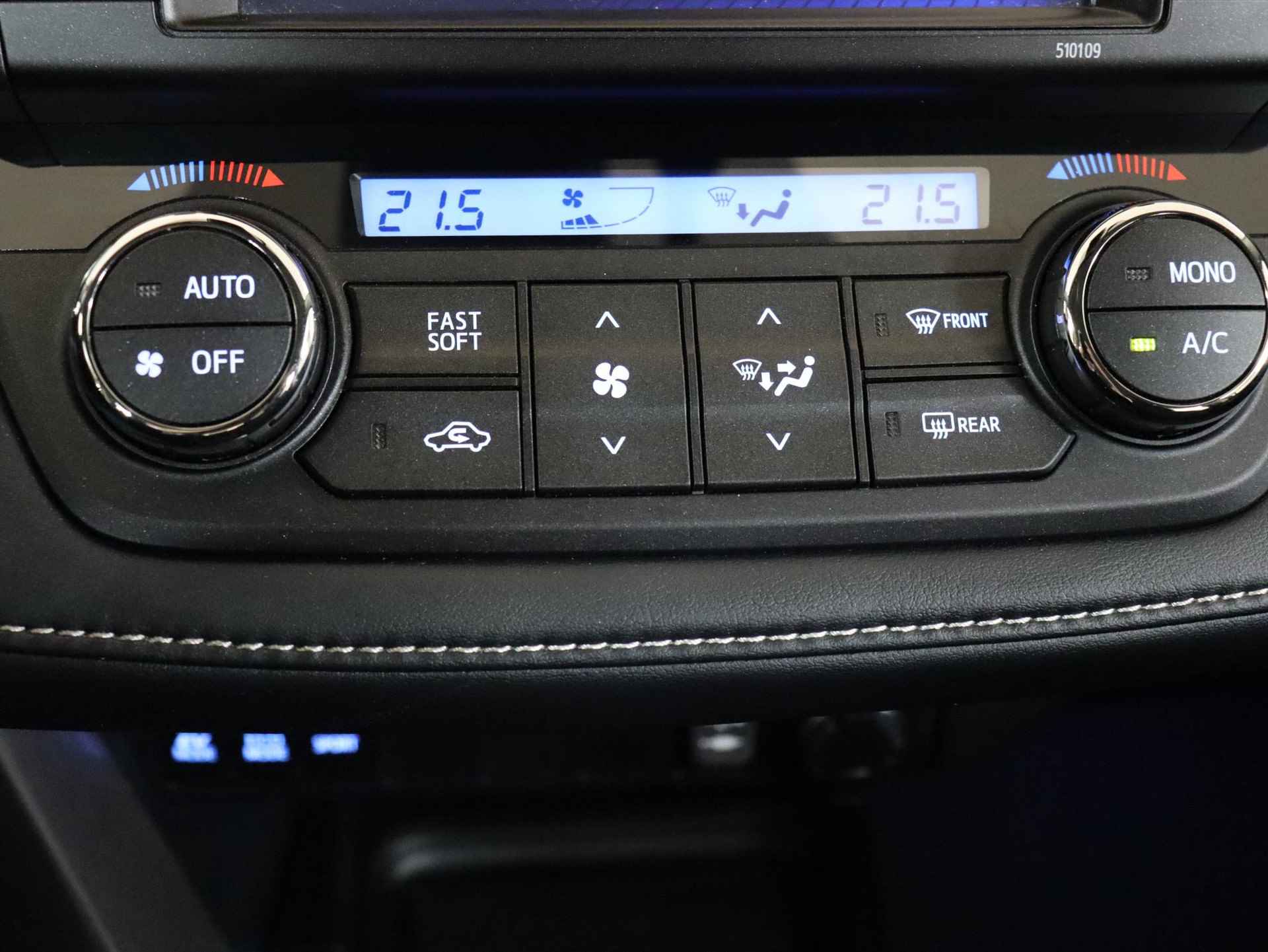 Toyota RAV4 2.5 Hybrid Dynamic, Trekhaak,  Parkeercamera, Parkeersensoren voor en Achter, 1e Eigenaar !! - 31/37