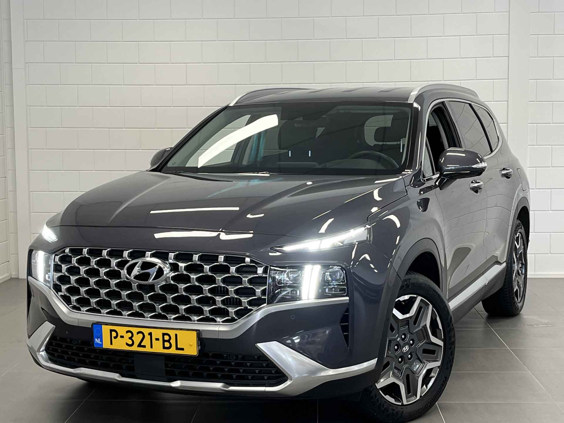 Hyundai Santa Fe 1.6 T-GDI PHEV Premium 7p. met Leder I 7 Zits I Luxe ! - 49/55