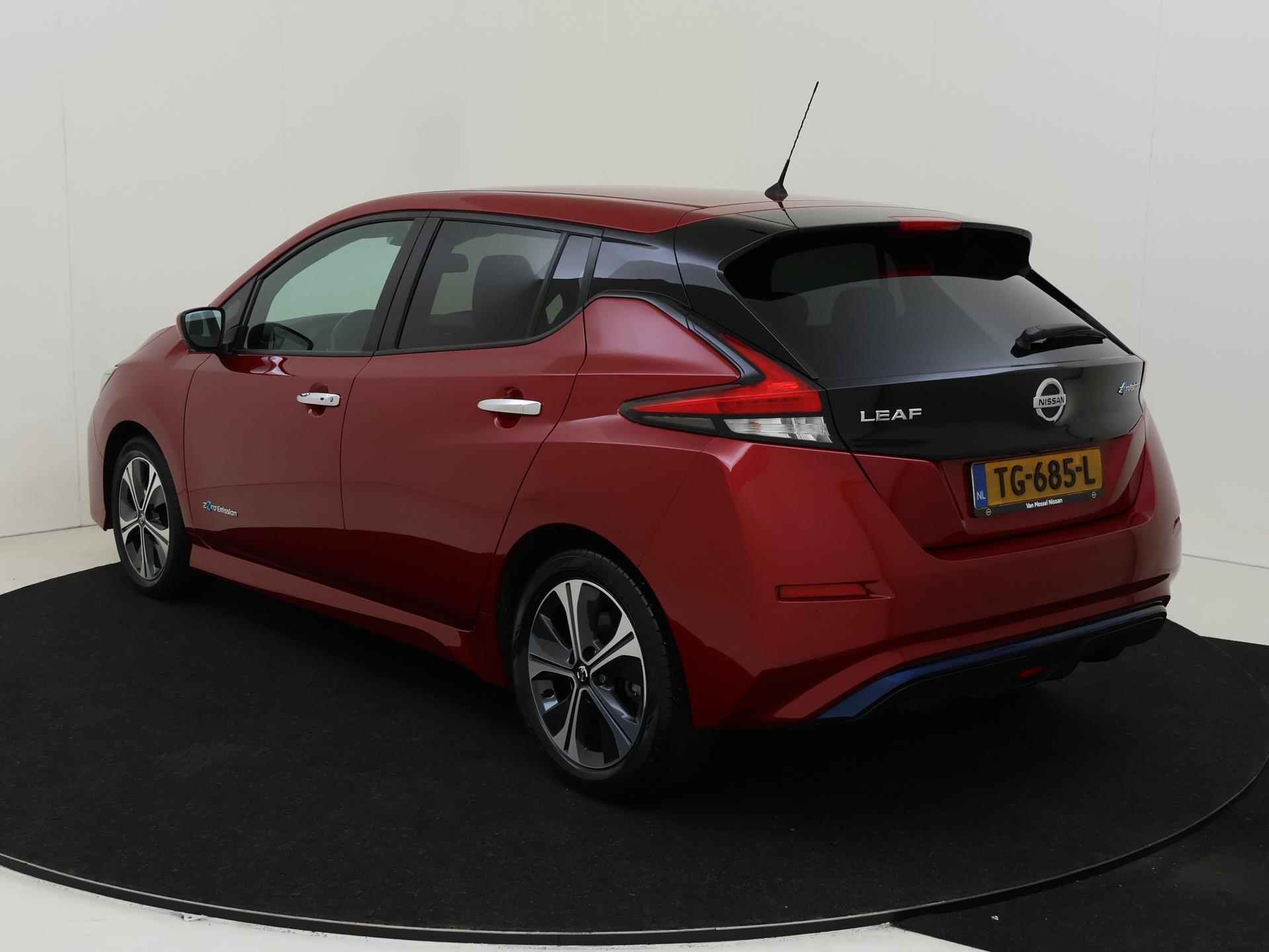 Nissan LEAF Tekna 40 kWh | Stuur en Stoelverwarming | Navigatie | Camera's rondom - 7/29