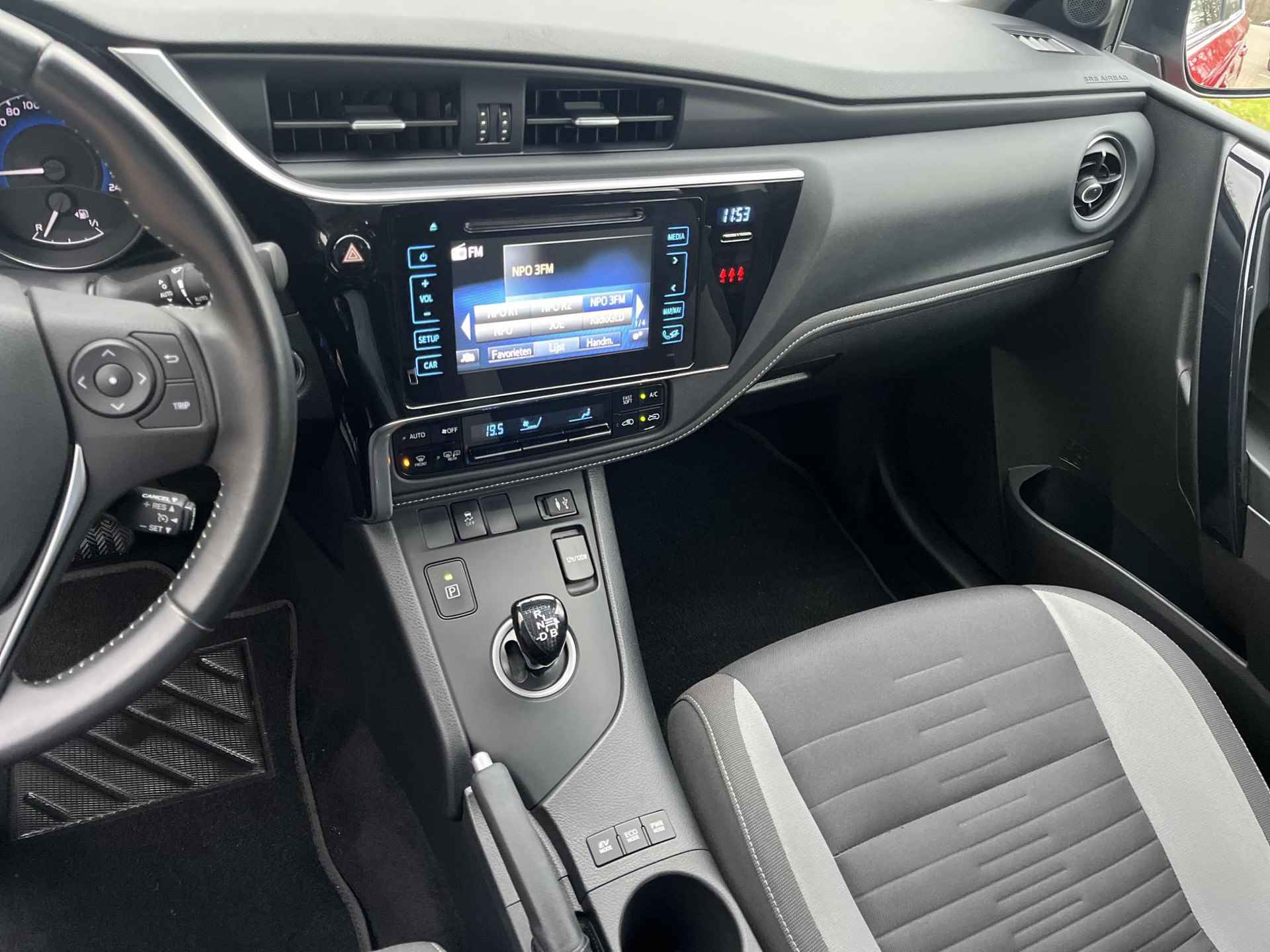 Toyota Auris 1.8 Hybrid Tech Edition | 06-10141018 Voor meer informatie - 14/32