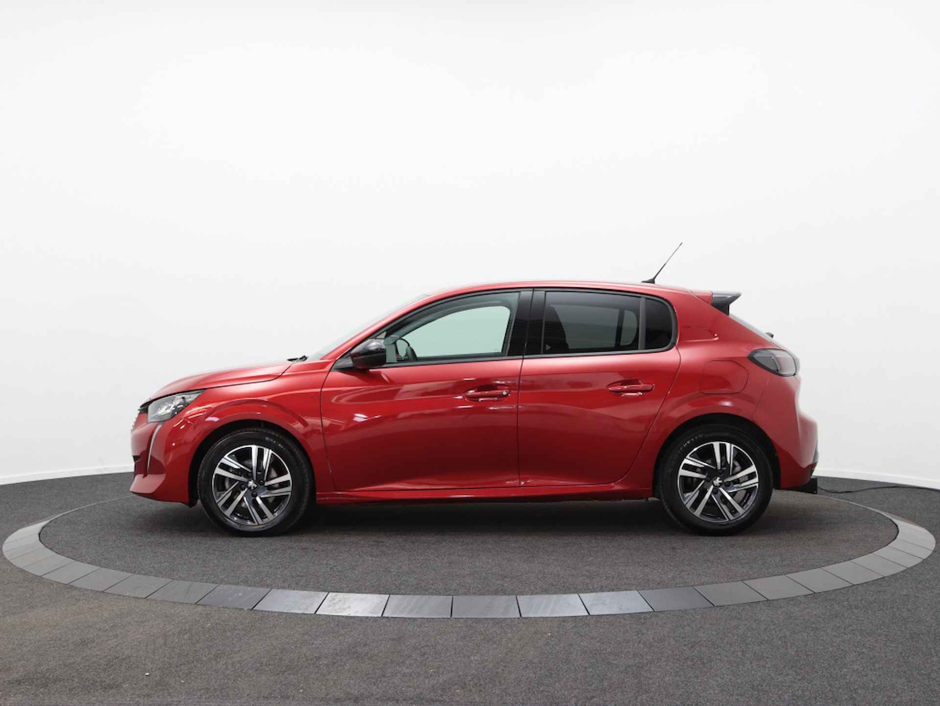 Peugeot 208 1.2 PT Allure Pack | Navigatie | Private lease 399 p.m. | - 11/46