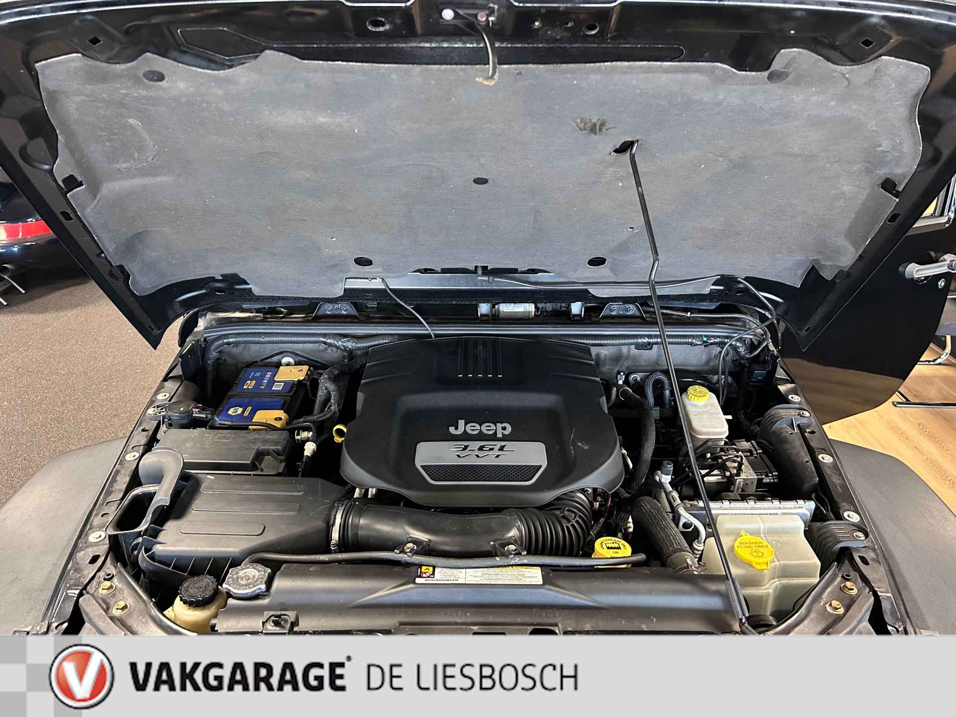 Jeep Wrangler 3.6 Sahara 2-deurs /automaat/radio-cd - 21/24