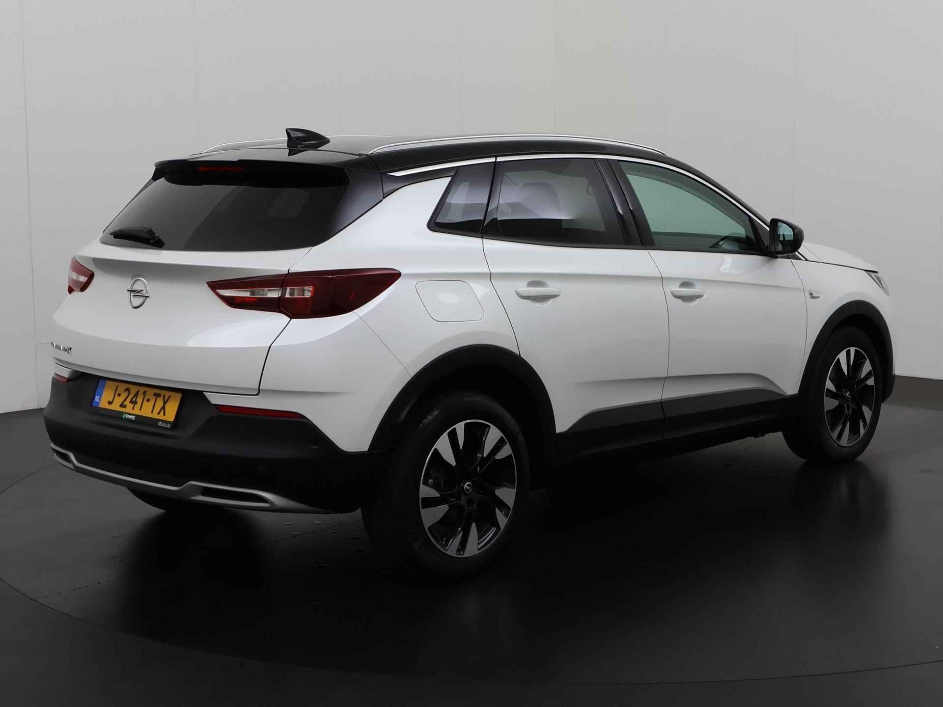 Opel Grandland X 1.2 Turbo Ultimate | 360 Camera | Denon HiFi | Carplay | Winter pakket | Zondag Open! - 4/34