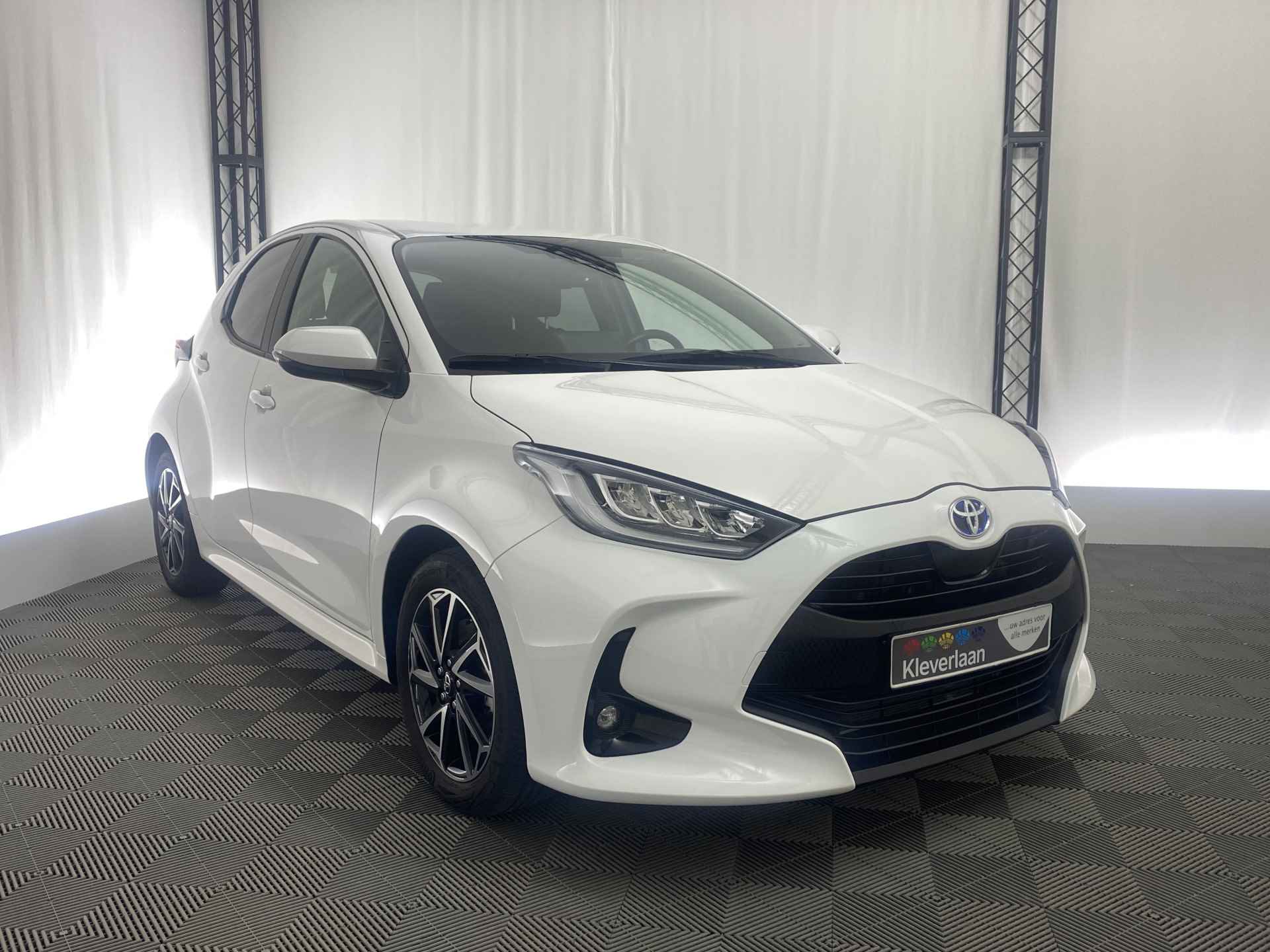 Toyota Yaris 1.5 Hybrid Dynamic Automaat | Apple Carplay | Achteruitrijcamera | DAB | ACC | - 4/37