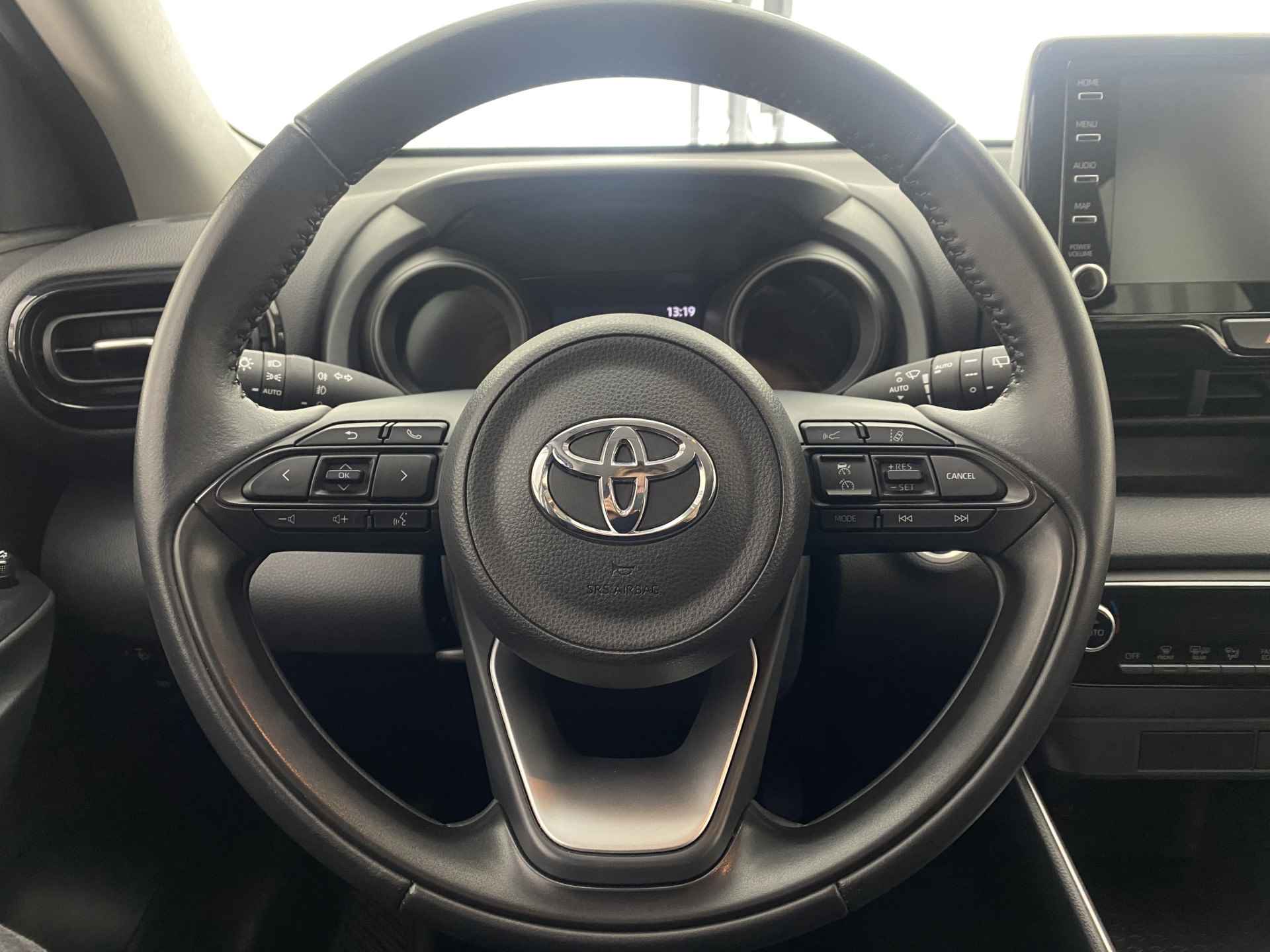 Toyota Yaris 1.5 Hybrid Dynamic Automaat | Apple Carplay | Achteruitrijcamera | DAB | ACC | - 15/37