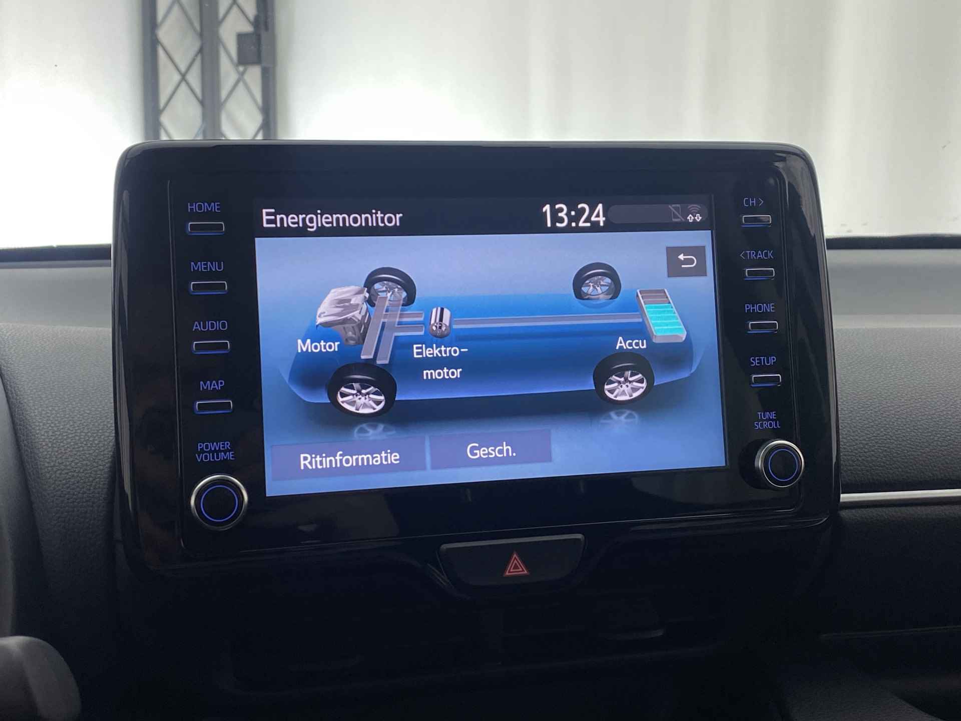 Toyota Yaris 1.5 Hybrid Dynamic Automaat | Apple Carplay | Achteruitrijcamera | DAB | ACC | - 28/37