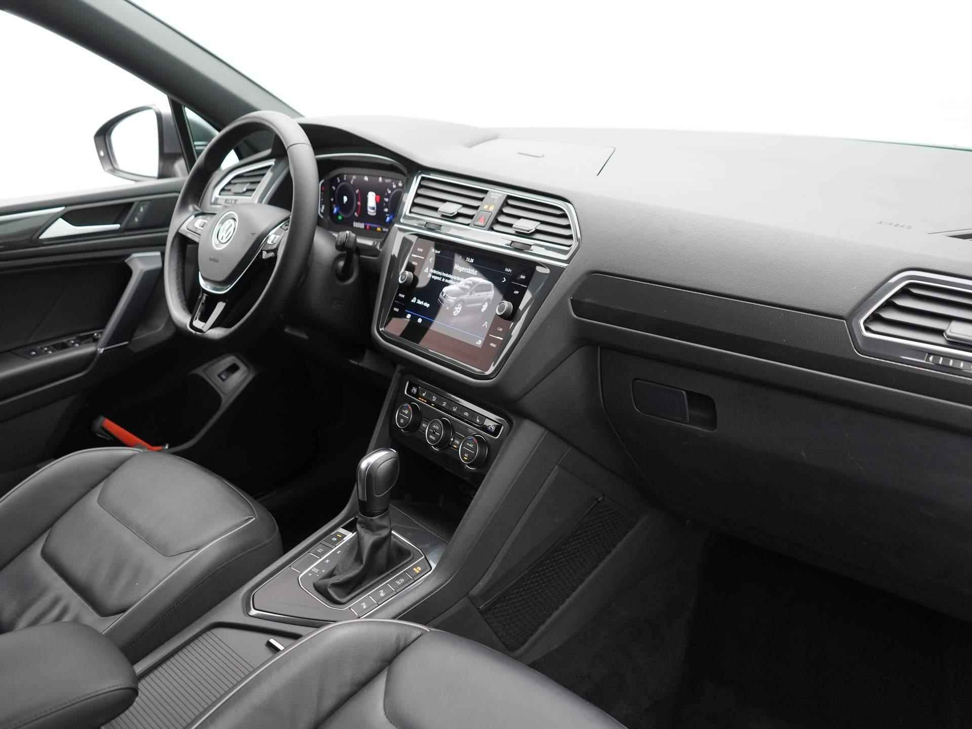 Volkswagen Tiguan Allspace 1.5 TSI Highline Business R 7p. DSG / Elek. Trekhaak / Virtual Cockpit / Elek. Stoelen / Panodak / Leer - 40/60