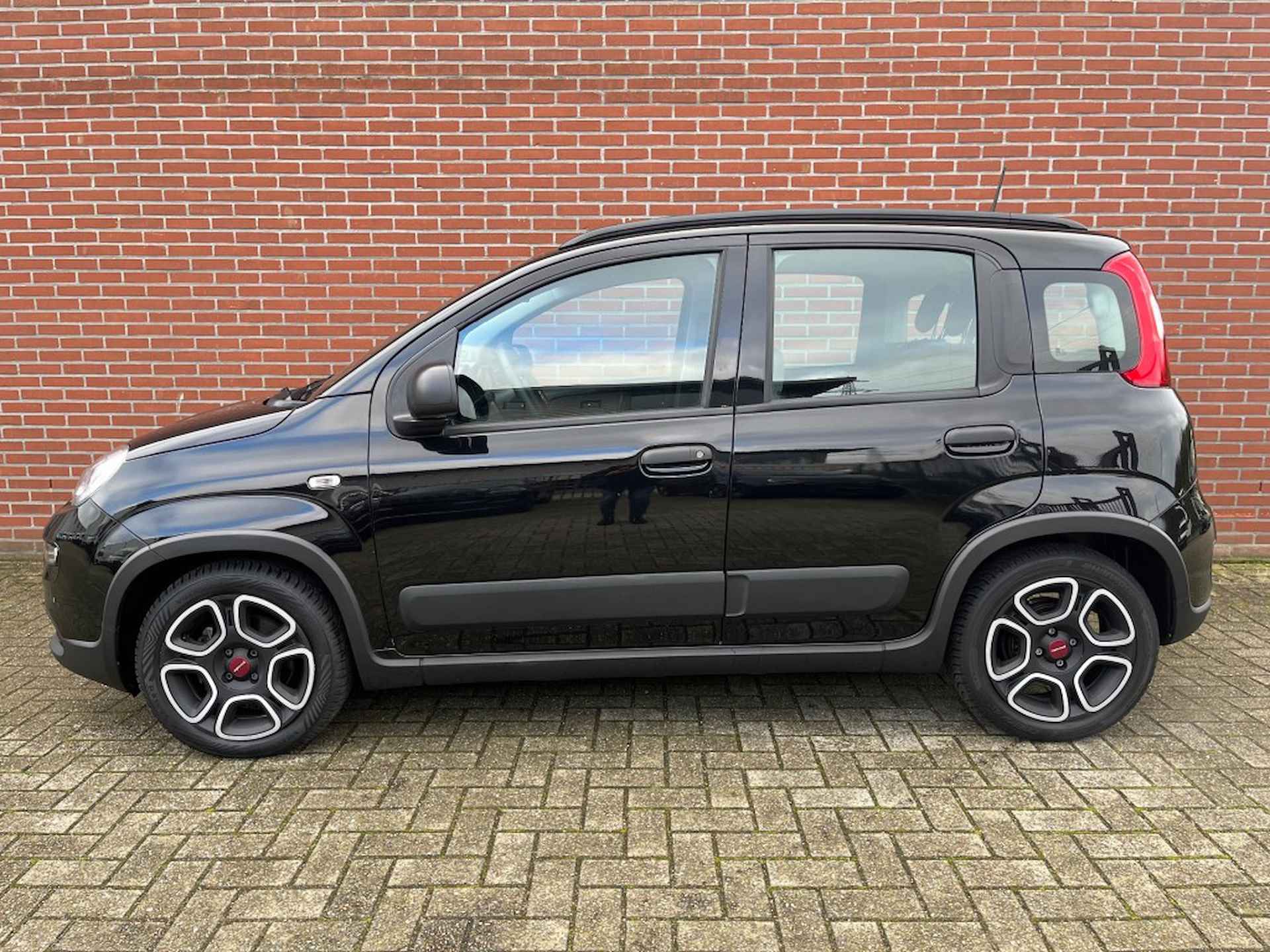 FIAT Panda 1.0 HYBRID CITY LIFE CARPLAY AIRCO BLUETOOTH - 4/25