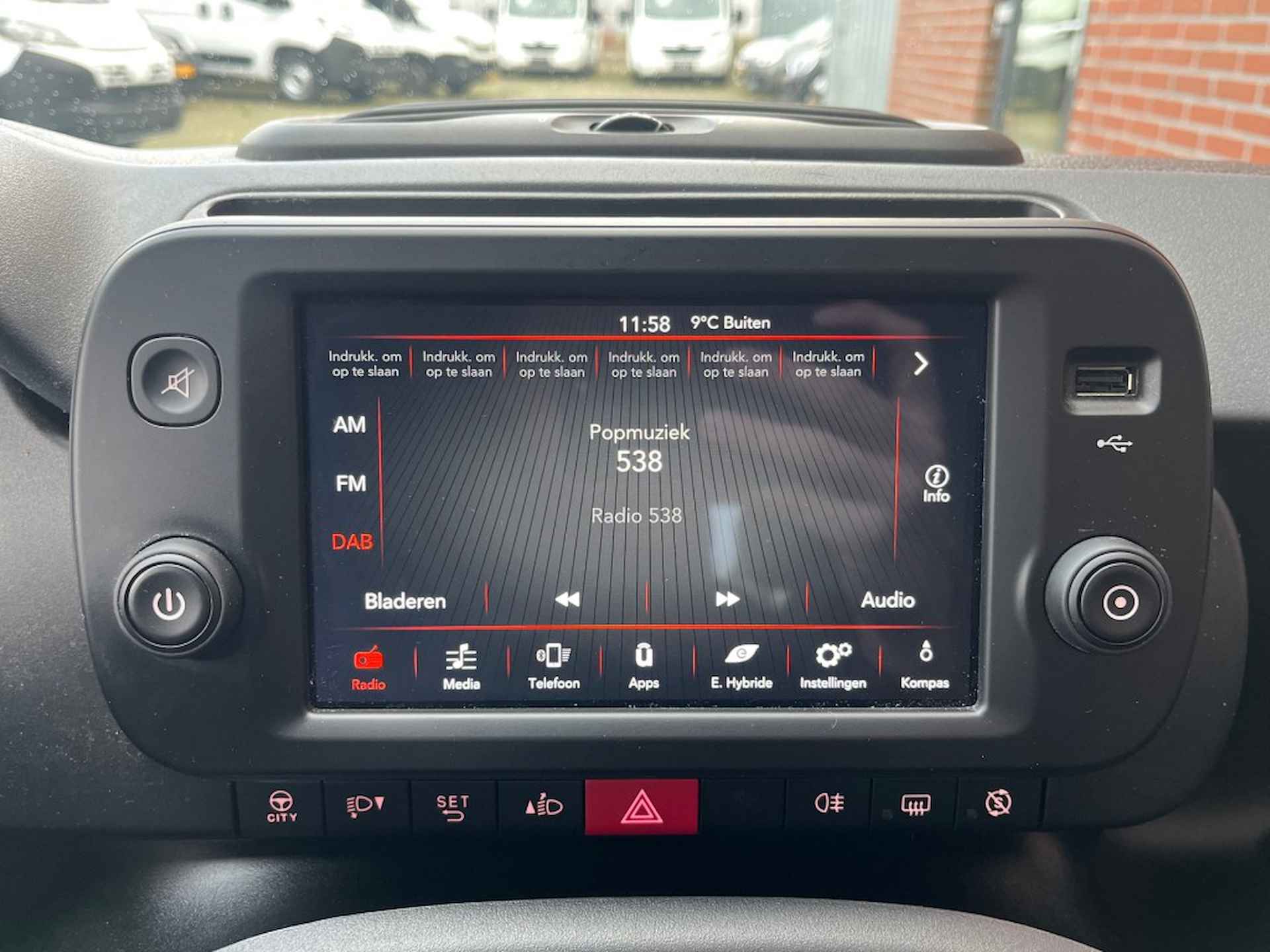 FIAT Panda 1.0 HYBRID CITY LIFE CARPLAY AIRCO BLUETOOTH - 18/25