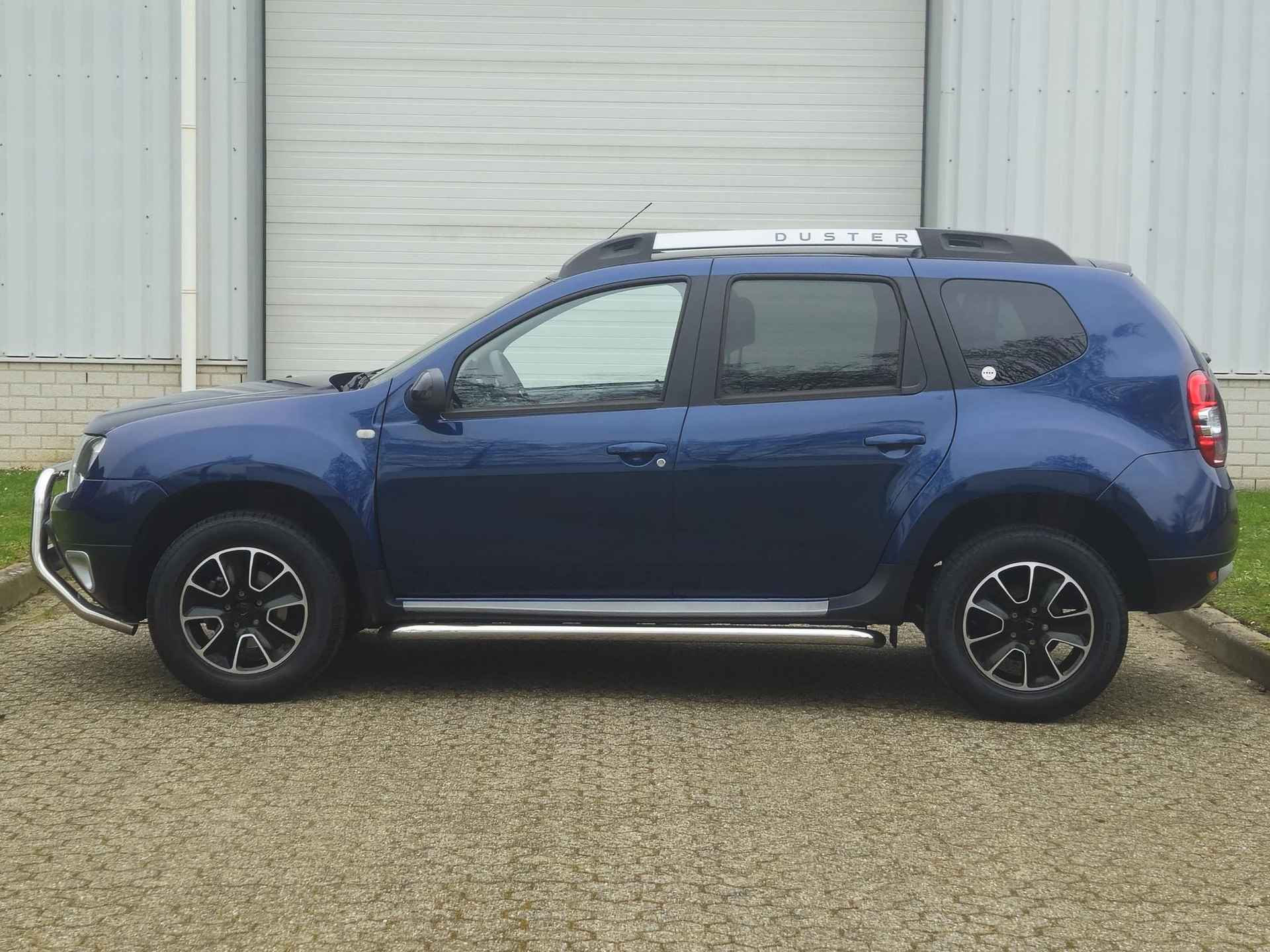 Dacia Duster 4x2 Blackshadow / 1e Eigenaar / Achteruitrijcamera / Stoelverwarming / Navigatie / Cruise Control / Lederen Bekleding / Sidesteps / Bull Bar / All Season Banden / - 12/41