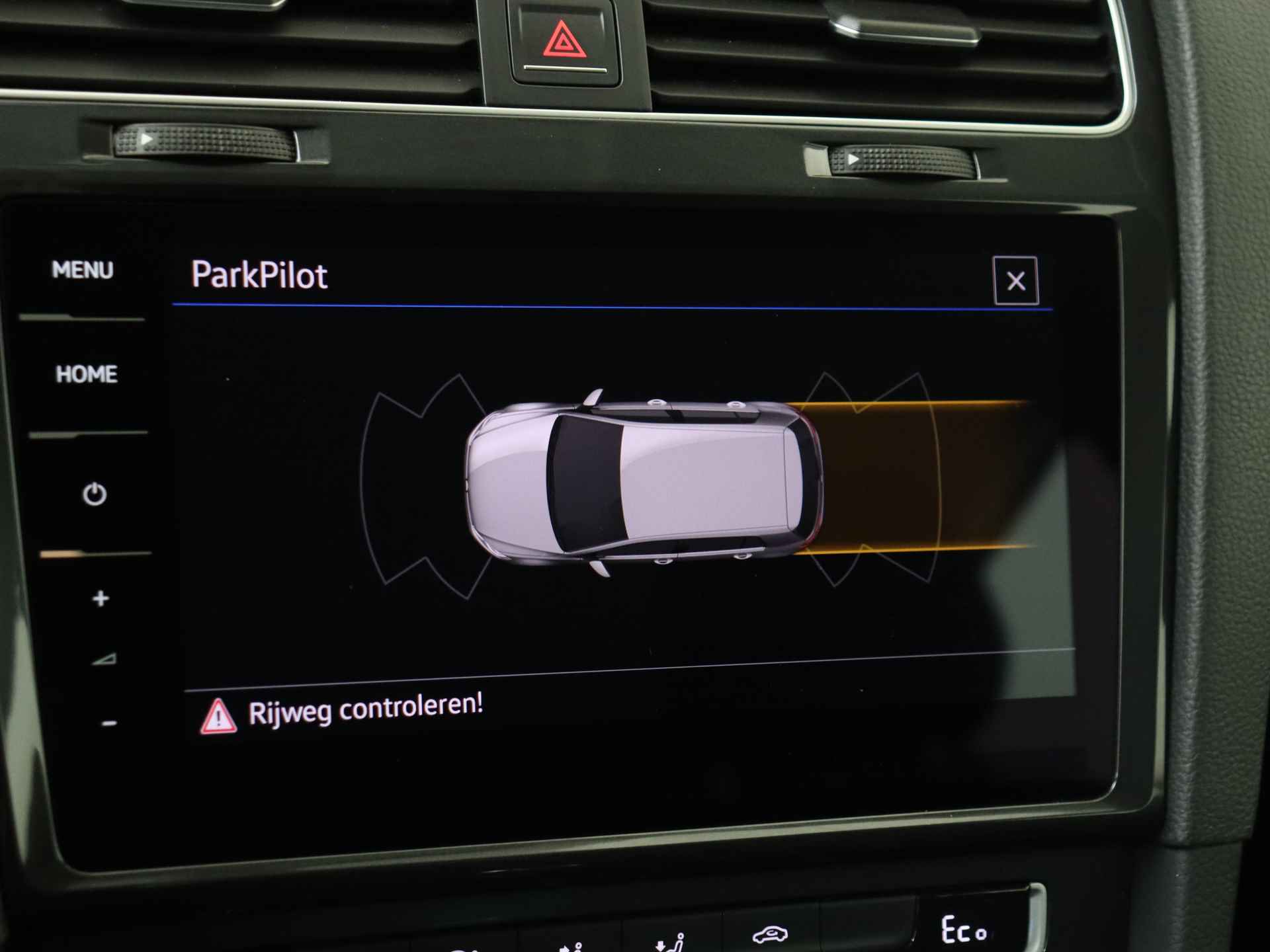 Volkswagen e-Golf e-Golf 5 deurs Automaat | Climate Control | Navigatie - 14/31