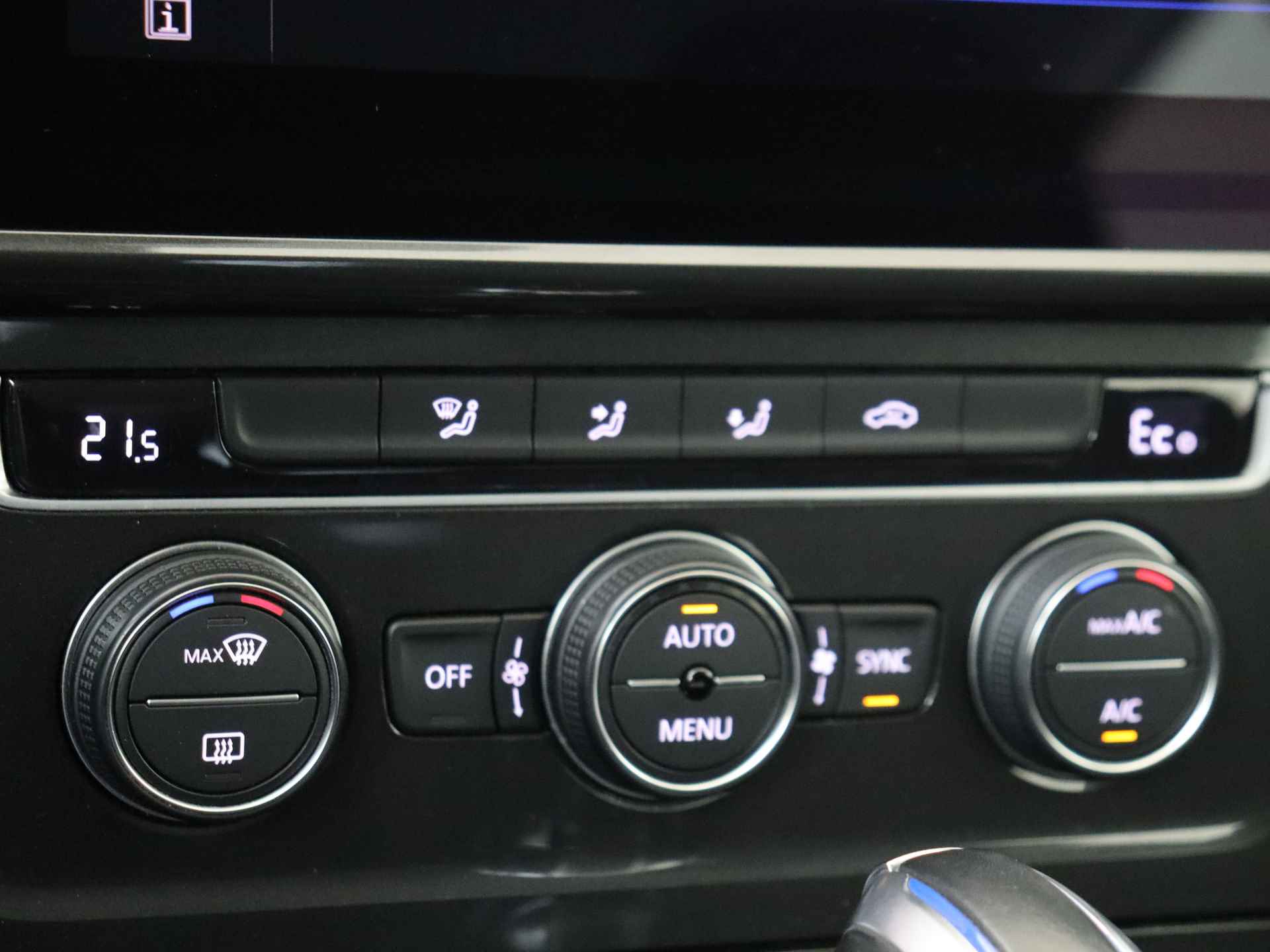 Volkswagen e-Golf e-Golf 5 deurs Automaat | Climate Control | Navigatie - 19/31