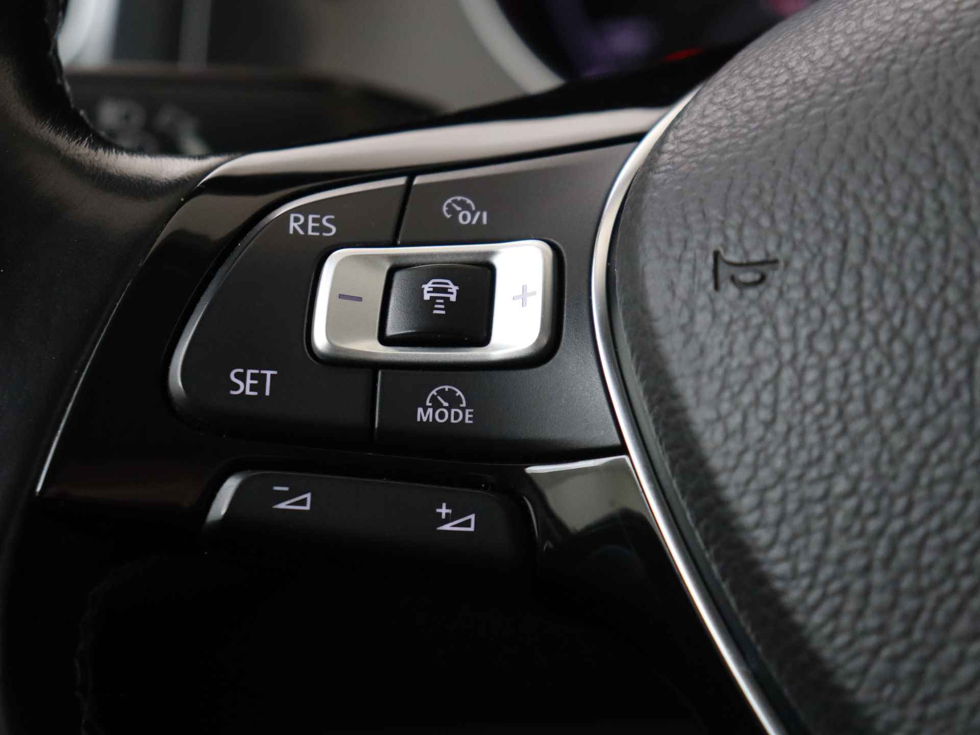 Volkswagen e-Golf e-Golf 5 deurs Automaat | Climate Control | Navigatie - 21/31