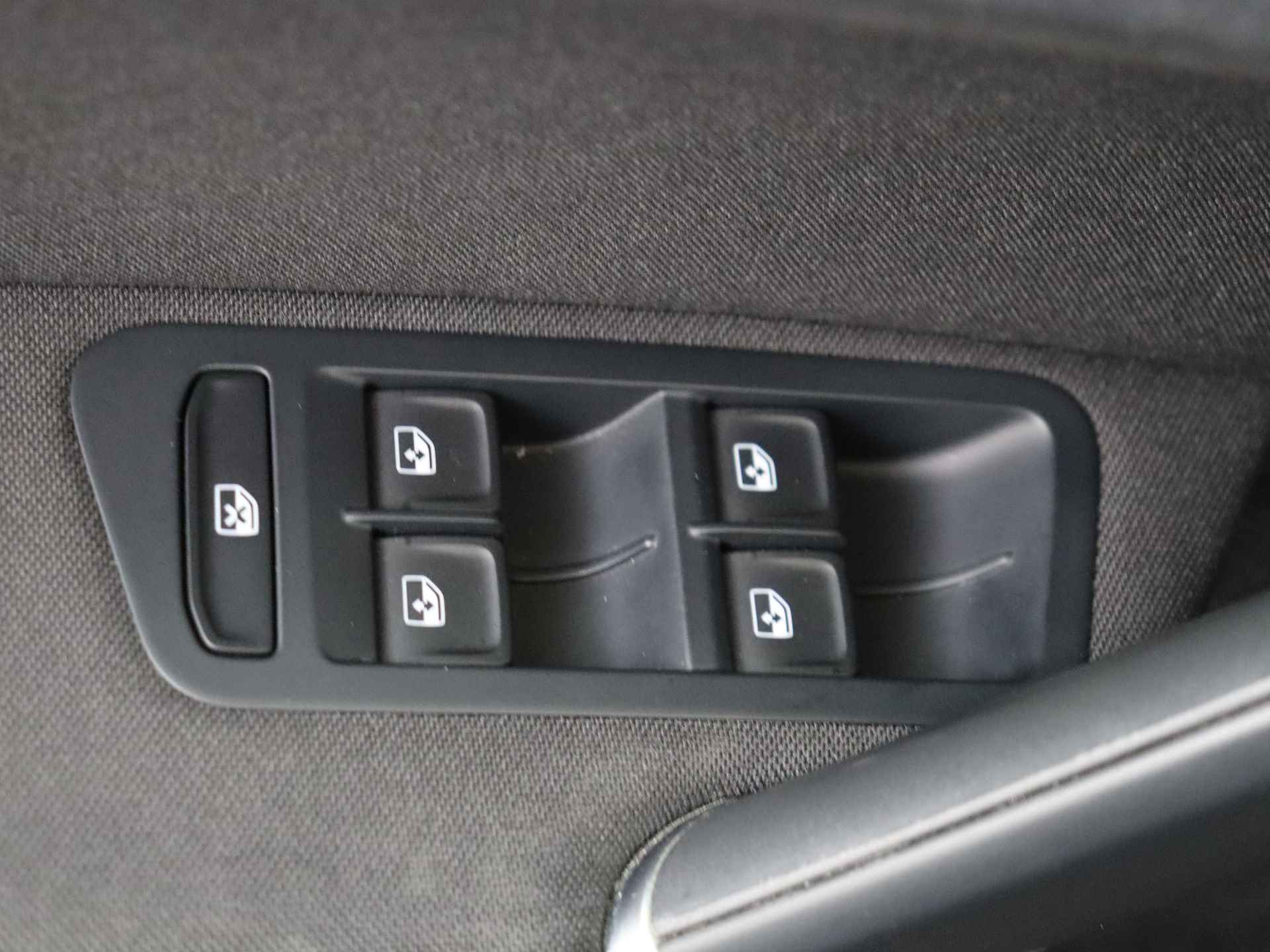 Volkswagen e-Golf e-Golf 5 deurs Automaat | Climate Control | Navigatie - 27/31