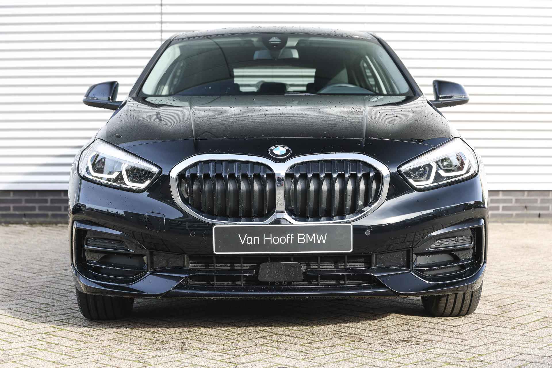 BMW 1-serie 118i Sport Line Automaat / Sportstoelen / LED / Live Cockpit Professional / Extra getint glas achter / PDC voor + achter - 6/21