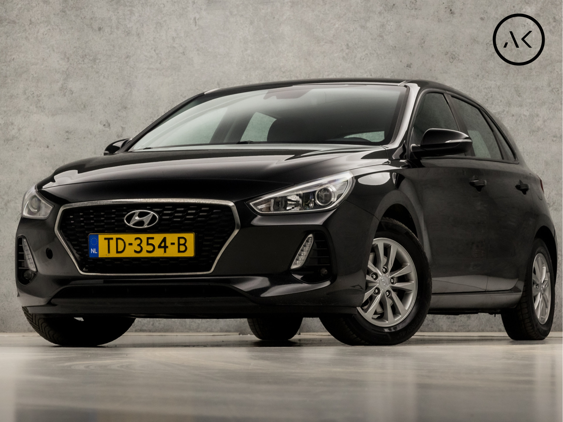 Hyundai i30 1.0 T-GDI Comfort (APPLE CARPLAY, NAVIGATIE, CLIMATE, XENON, CAMERA, SPORTSTOELEN, PARKEERSENSOREN, LM VELGEN, CRUISE, NIEUWSTAAT)