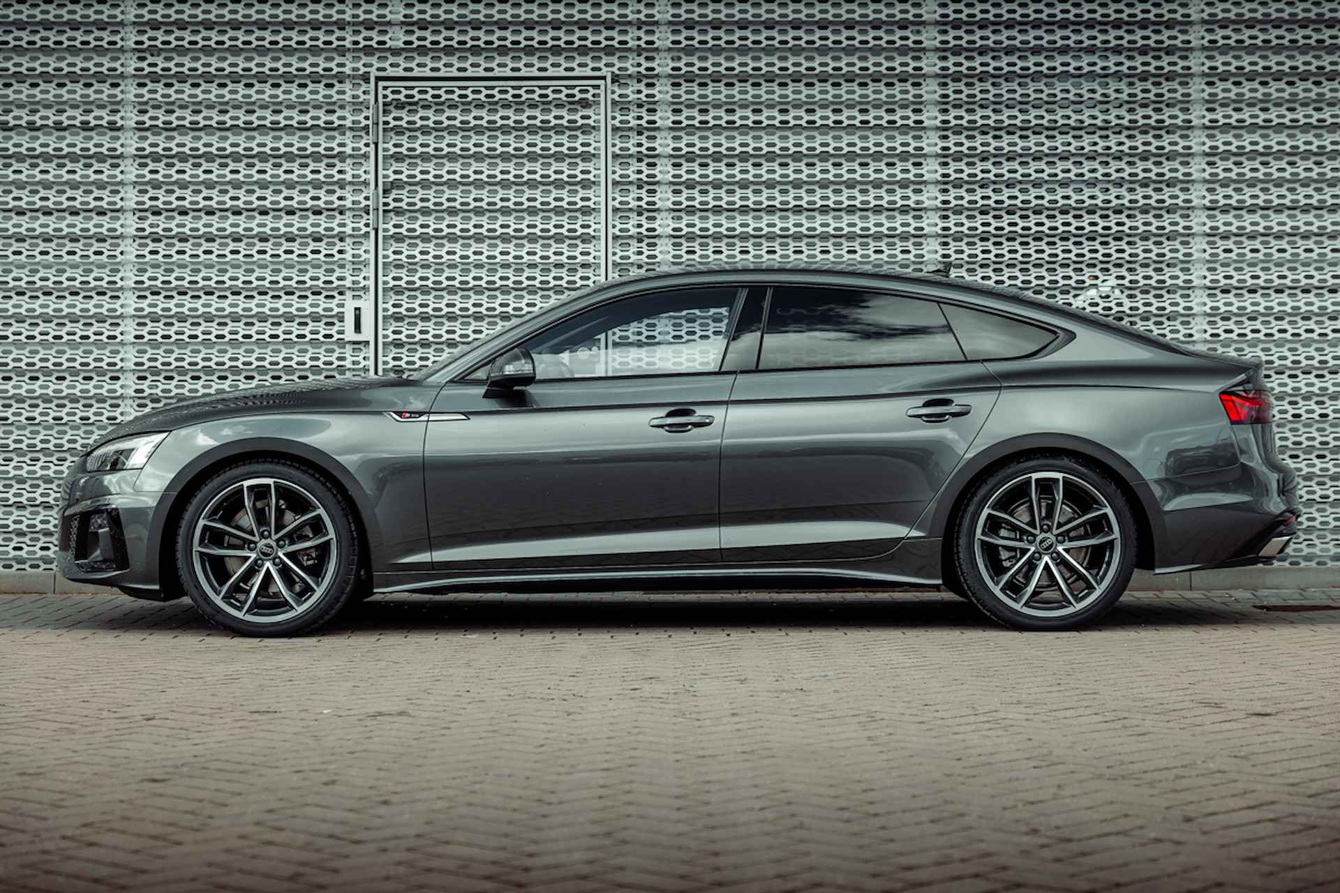 Audi A5 Sportback 35 TFSI 150pk s-tronic S edition Competition | Parking pakket | Stoelverwarming | Optiek zwart | 19" LM velgen - 3/33