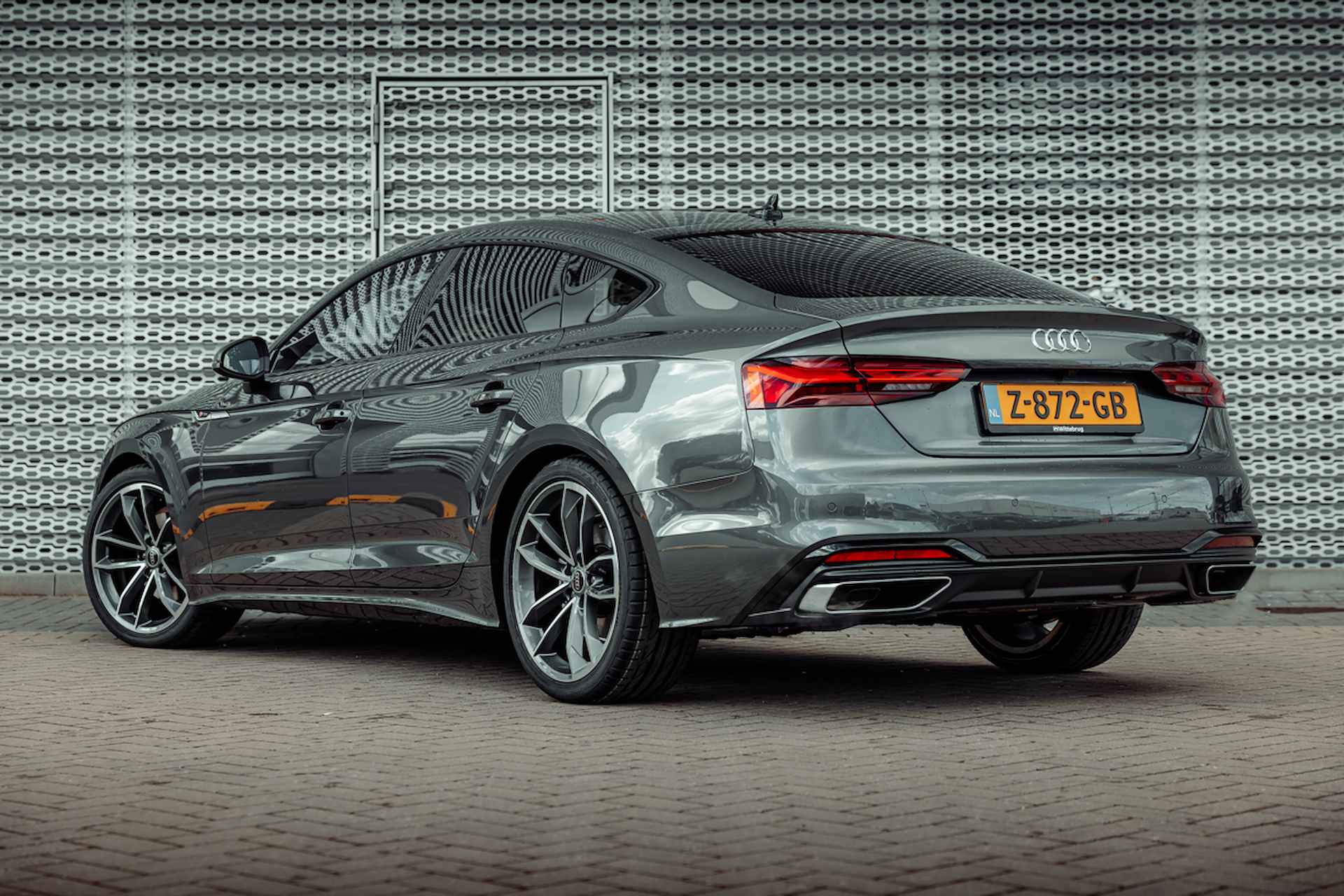 Audi A5 Sportback 35 TFSI 150pk s-tronic S edition Competition | Parking pakket | Stoelverwarming | Optiek zwart | 19" LM velgen - 4/33