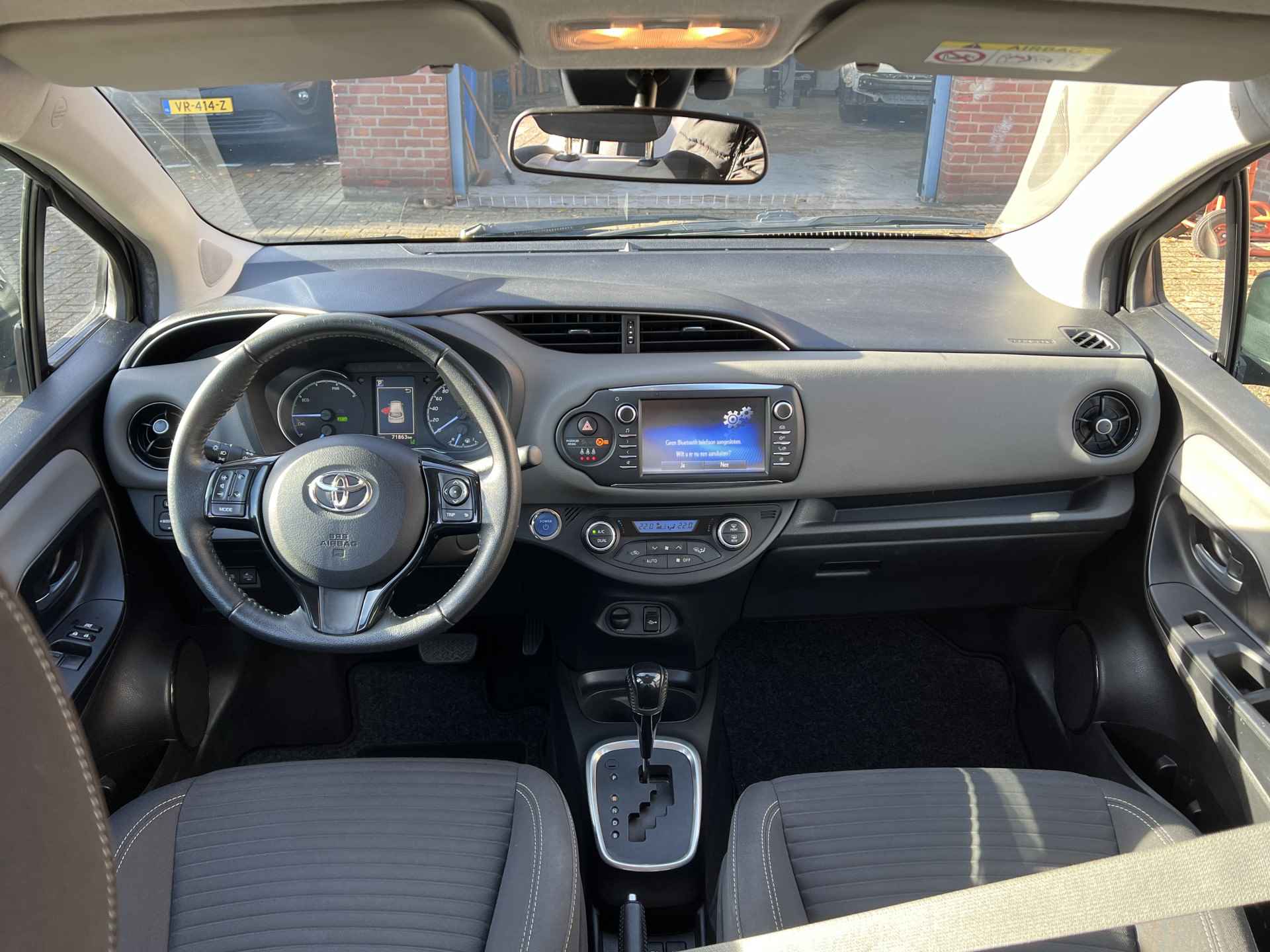 Toyota Yaris 1.5 Hybrid Business Plus - 4/37