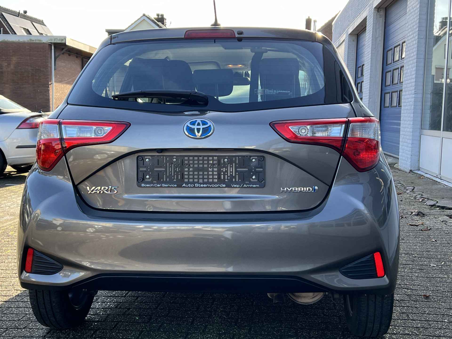 Toyota Yaris 1.5 Hybrid Business Plus - 18/37