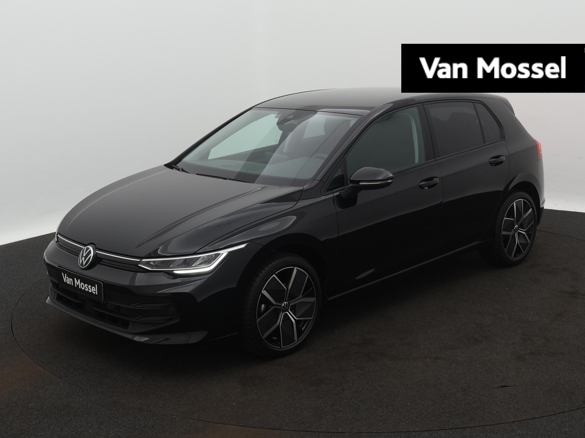 Volkswagen Golf 1.5 TSI Oranje Edition 116 PK | Stoelverwarming | Climate control | Apple Carplay | Android Auto | 18" Lichtemetalen velgen | Camera | Parkeersensoren |