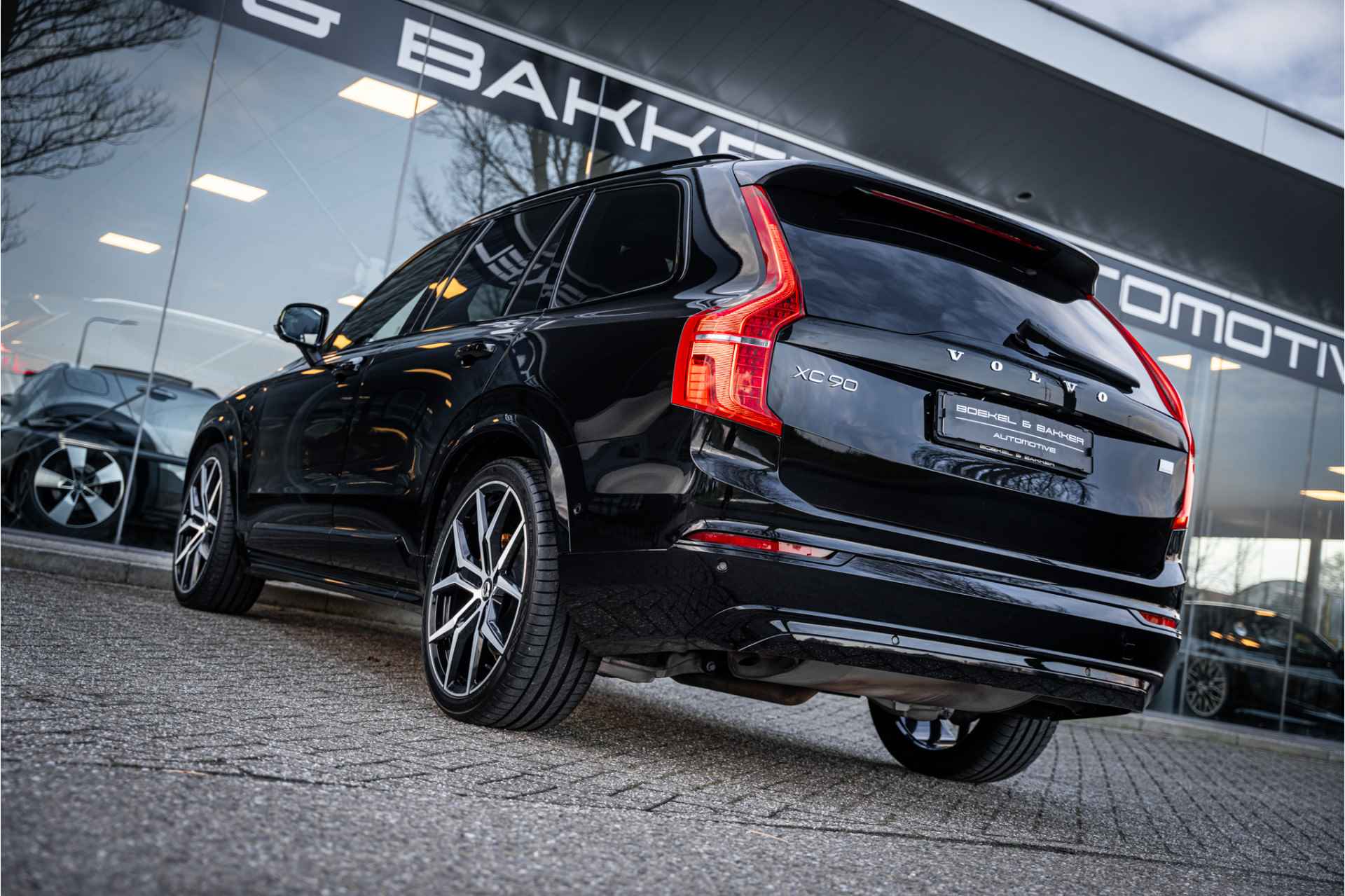 Volvo XC90 T8 Recharge AWD ULTRA DARK - LONG RANGE - B&W- LUCHTVERING-POLESTAR-Trekhaak wegklapbaar - Panoramadak - - 93/93