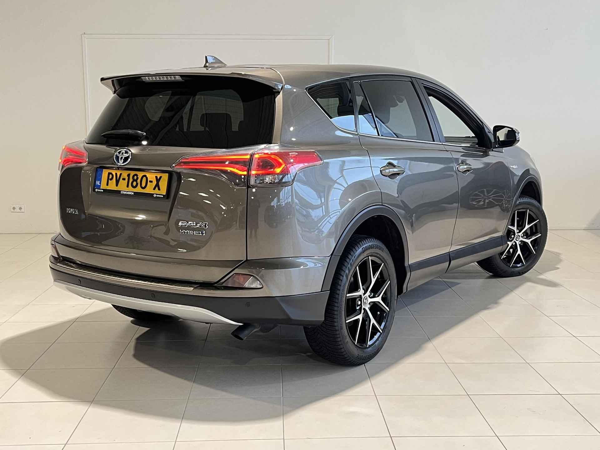 Toyota RAV4 2.5 Hybrid Style - 3/41