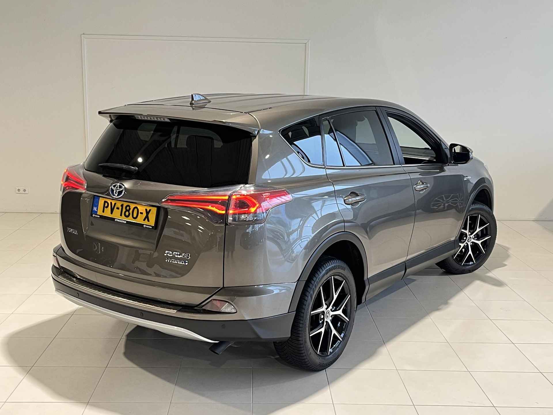 Toyota RAV4 2.5 Hybrid Style - 4/41