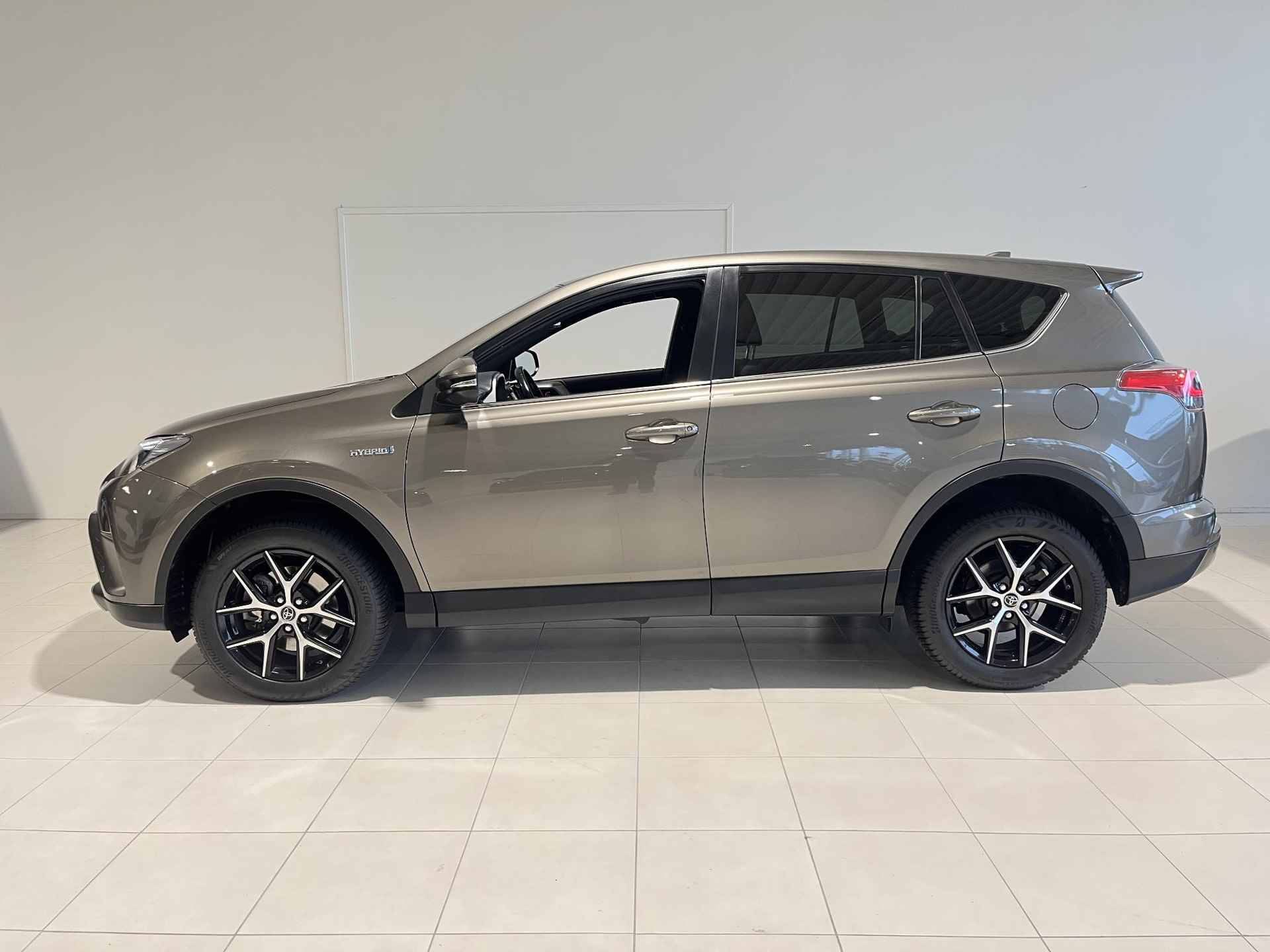 Toyota RAV4 2.5 Hybrid Style - 5/41