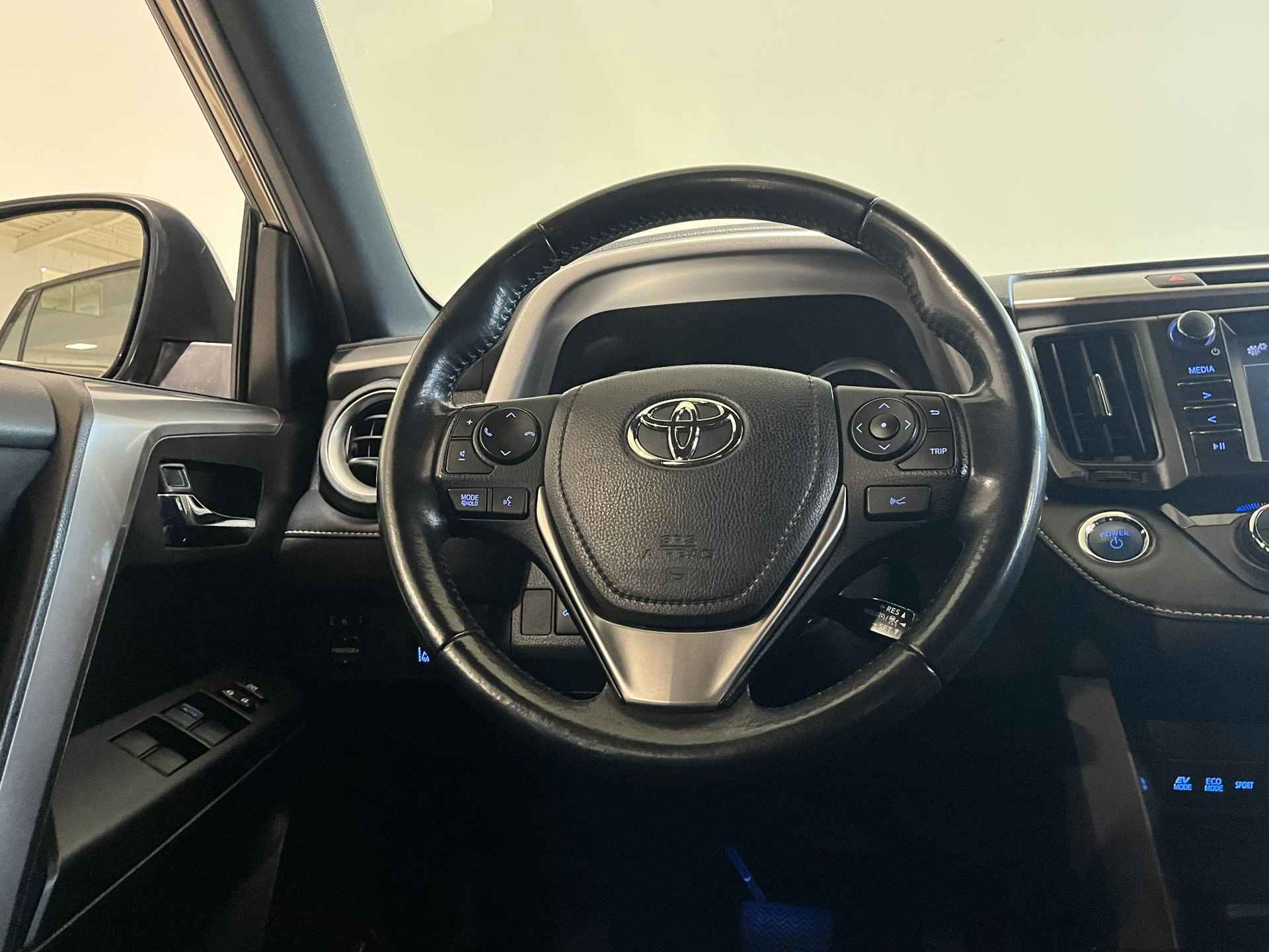 Toyota RAV4 2.5 Hybrid Style - 8/41