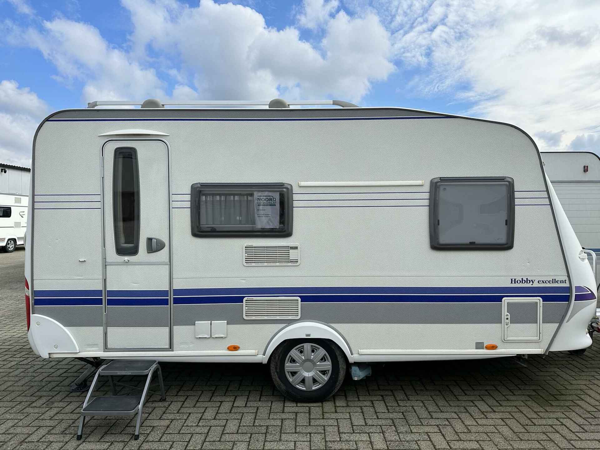 HOBBY EXCELLENT 410 VOORTENT + MOVER + FRANSBED + DOUCHE - 4/17