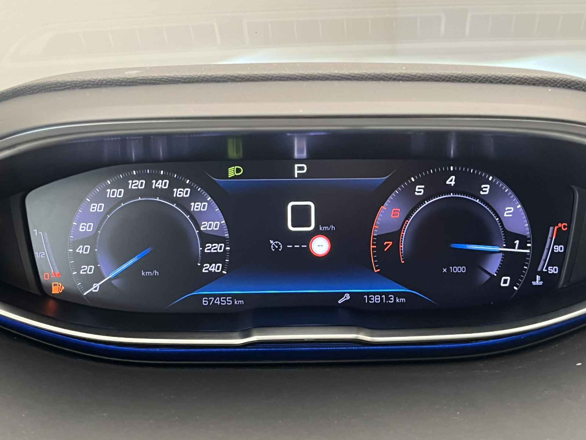 Peugeot 5008 1.2 130PK Allure | Camera | Automaat | 7 Pers | Leder\Stof | Elek.Klep | Keyless | 18'' Lichtmetaal | Clima | Navigatie | Carplay | LED | 2023! | Cruise | - 44/45