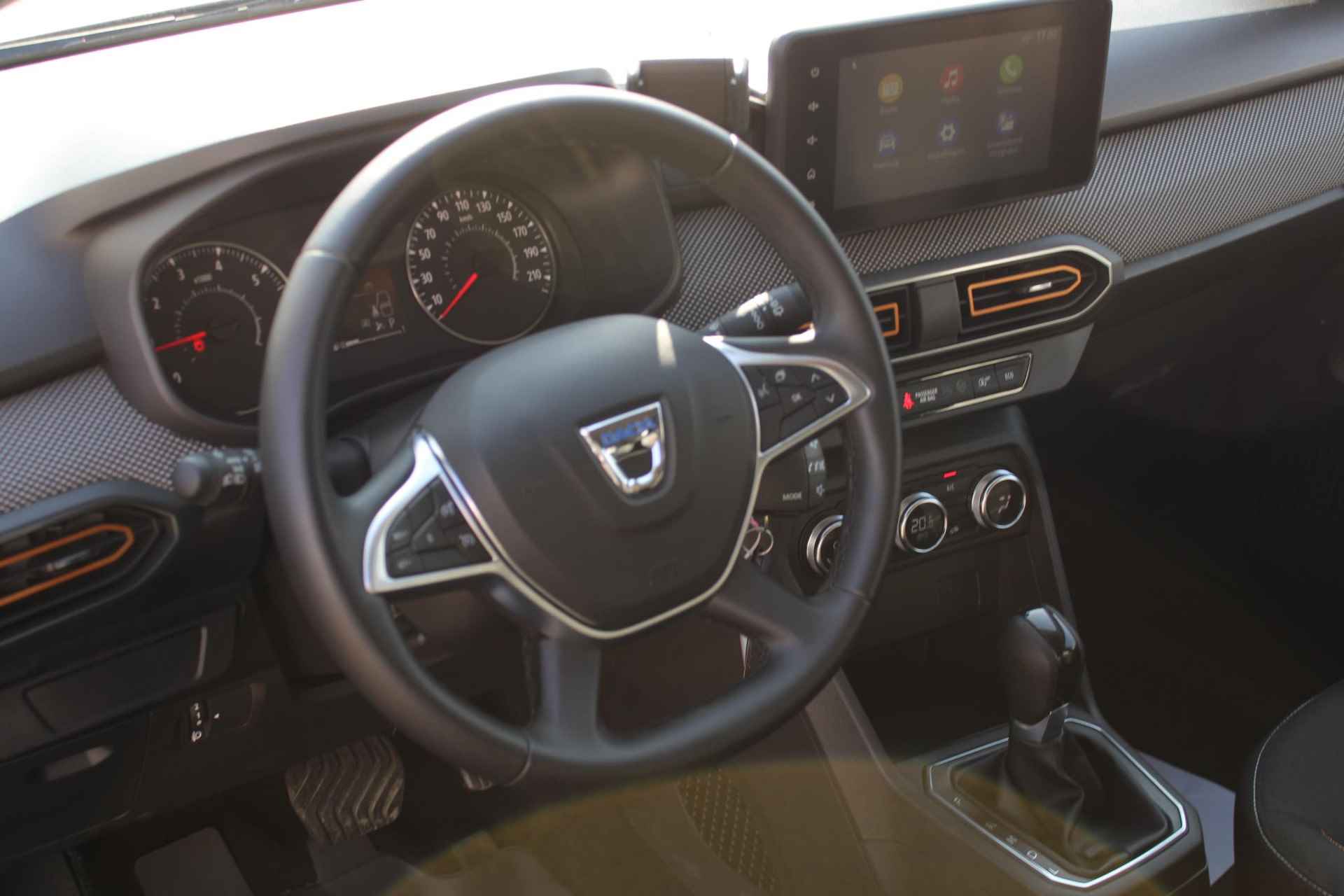 Dacia Sandero Stepway 1.0 TCe 90 CVT Comfort AUTOMAAT | CLIMA | DODE HOEK | PDC VOOR & ACHTER | CAMERA - 29/34