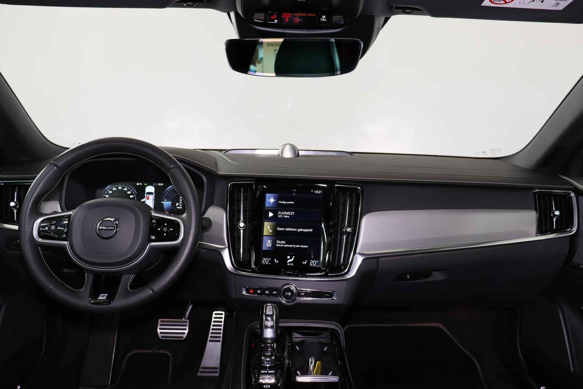 Volvo S90 T8 AWD R-Design  - Luchtvering - Schuif/kanteldak - IntelliSafe Assist & Surround - 360º Camera - Bowers & Wilkens audio - Adaptieve LED koplampen - Verwarmde voorstoelen, stuur & achterbank - Parkeersensoren voor & achter - Elektr. bedienb. voorstoelen met geheugen - Standkachel - Extra getint glas - 20' LMV - 28/30