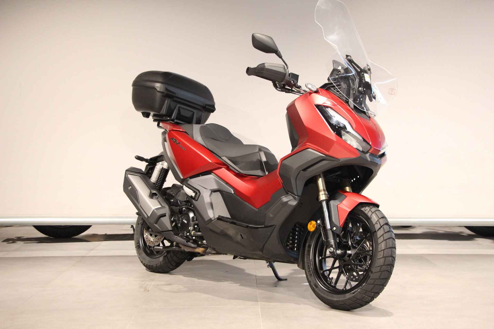 Honda ADV 350 - 2/15