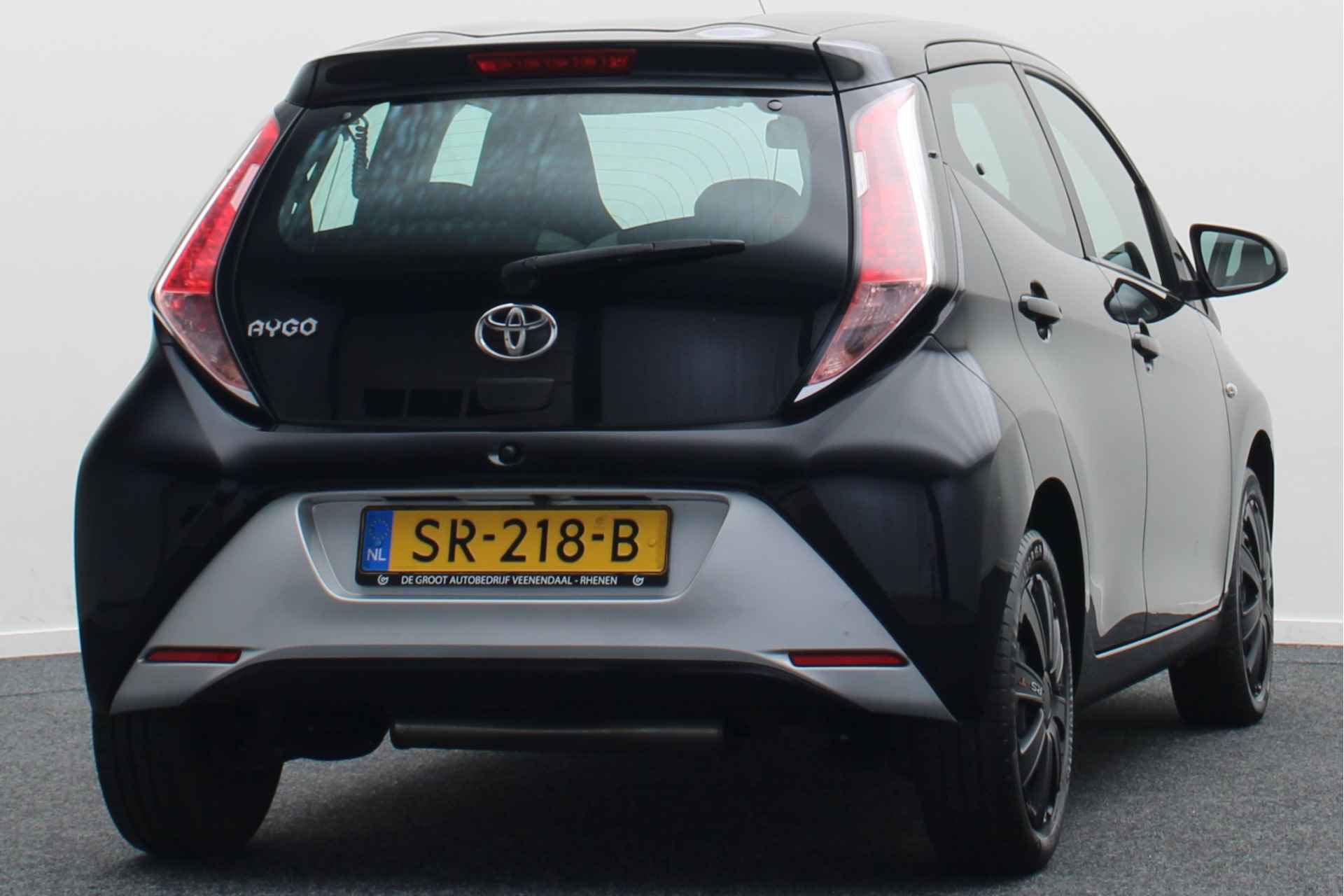 Toyota Aygo 1.0 VVT-i x-nav 5-deurs Airco, Navigatie, Camera, Bluetooth, Limiter, Elektr. Pakket - 17/40
