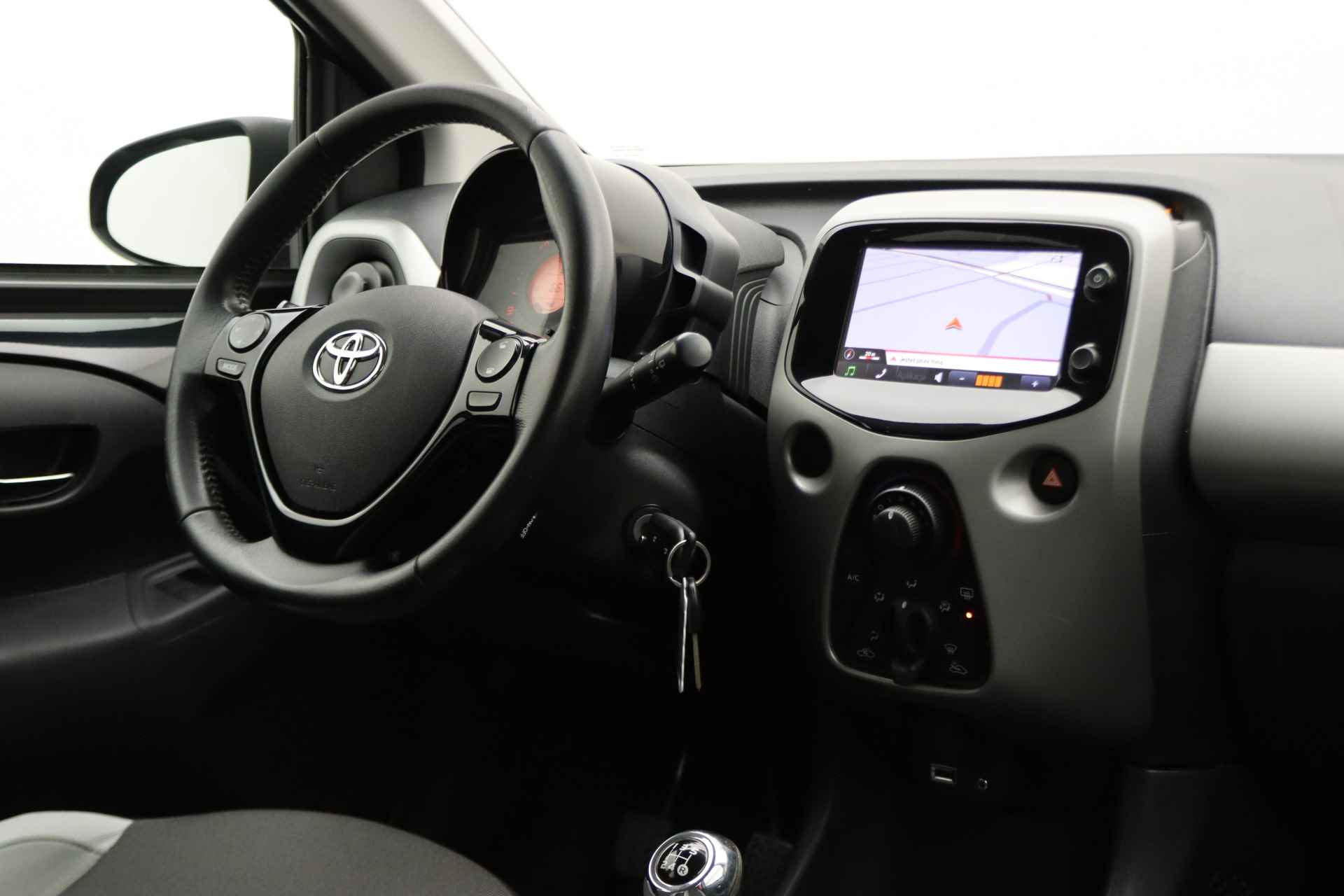 Toyota Aygo 1.0 VVT-i x-nav 5-deurs Airco, Navigatie, Camera, Bluetooth, Limiter, Elektr. Pakket - 24/40