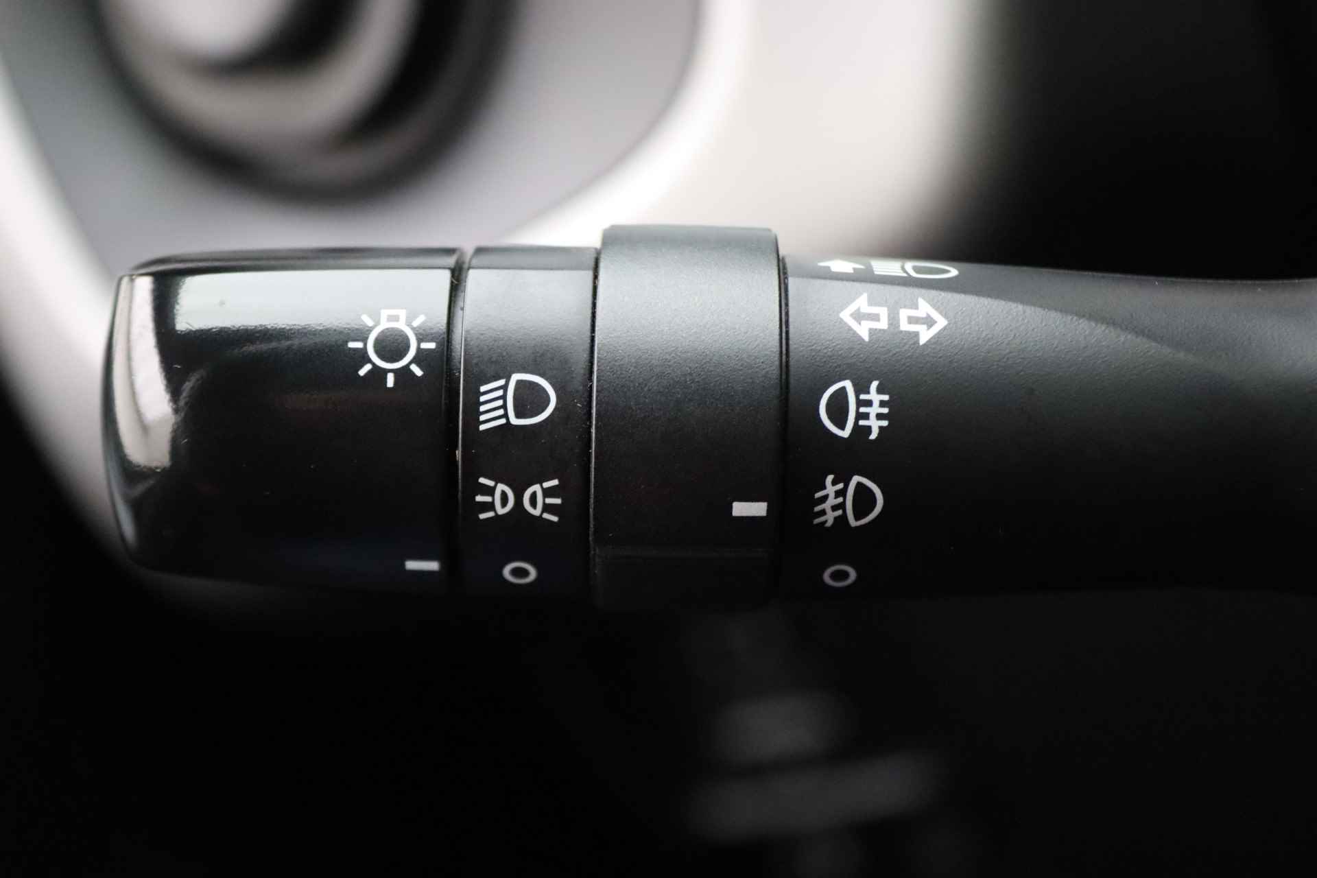Toyota Aygo 1.0 VVT-i x-nav 5-deurs Airco, Navigatie, Camera, Bluetooth, Limiter, Elektr. Pakket - 29/40