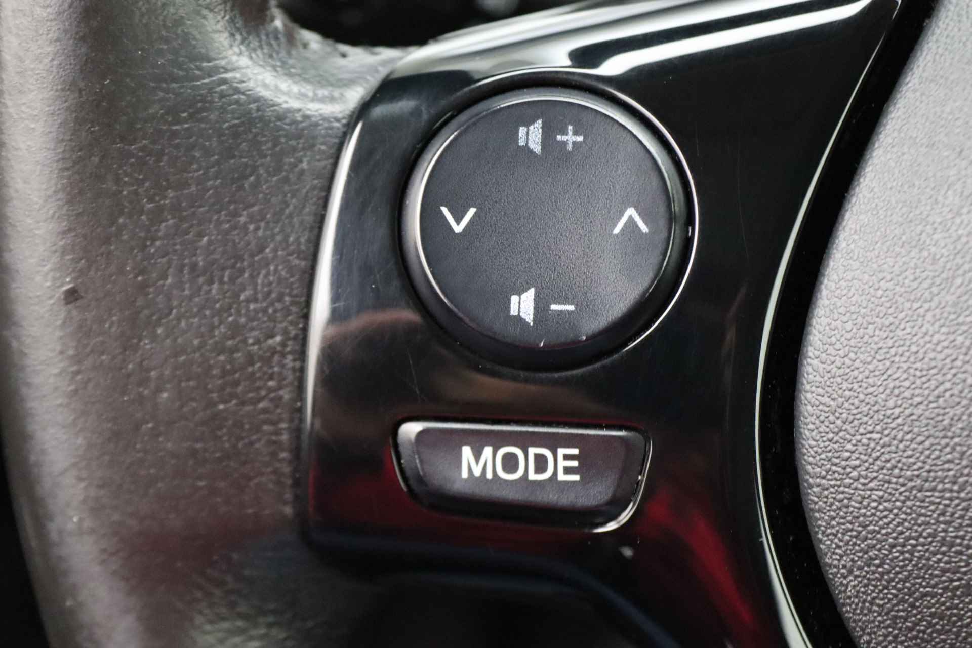 Toyota Aygo 1.0 VVT-i x-nav 5-deurs Airco, Navigatie, Camera, Bluetooth, Limiter, Elektr. Pakket - 31/40
