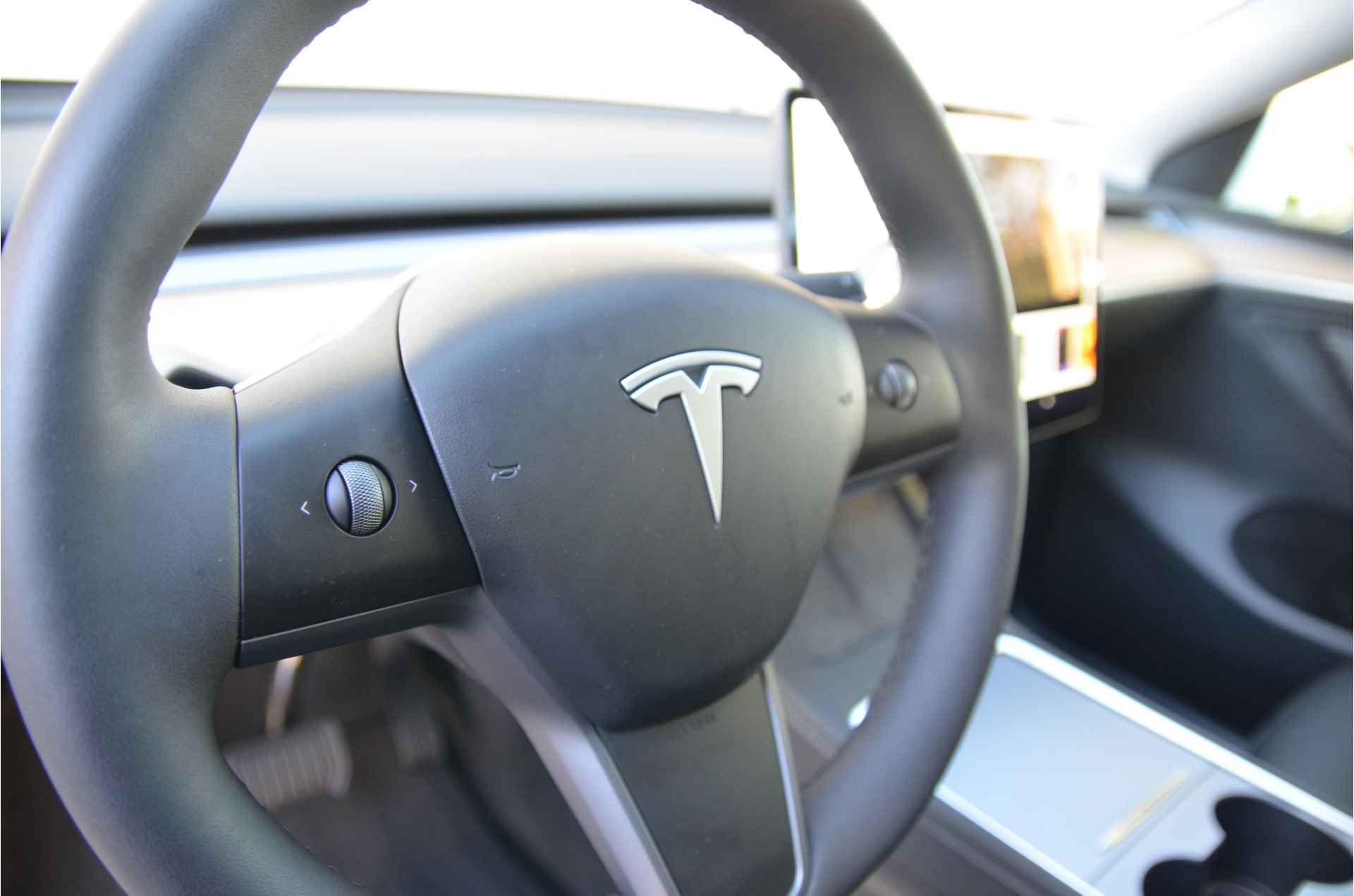 Tesla Model Y Long Range AWD 75 kWh AutoPilot, 20", Trekhaak, MARGE - 15/34