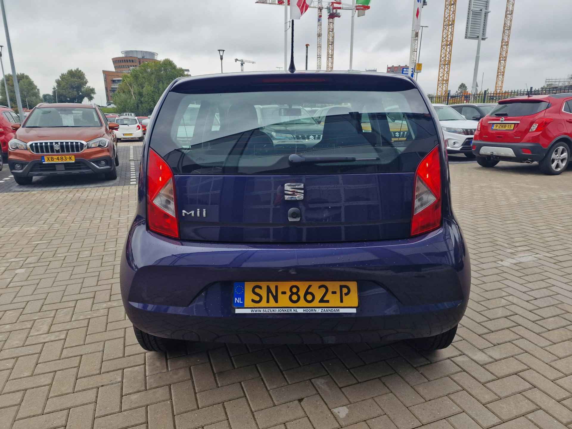 Seat Mii 1.0 Mii by Cosmopolitan - 4/11