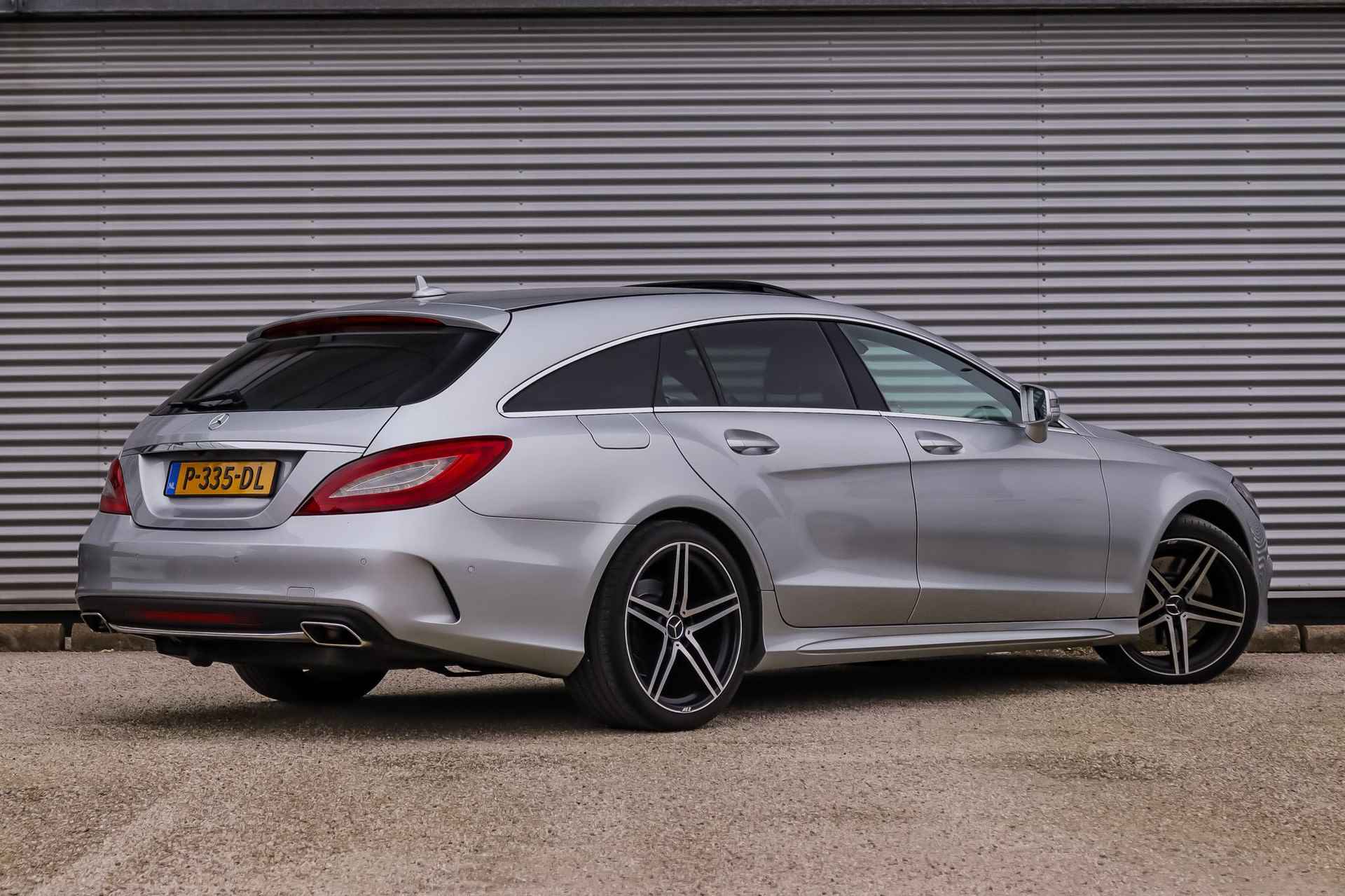 Mercedes-Benz CLS CLS 400 Shooting Brake Automaat AMG Line | Distronic+ | Schuifdak | Comand Online | Multibeam LED | Sfeerverlichting | Stoelverwarming | Parkeerpakket met 360° Camera - 2/36