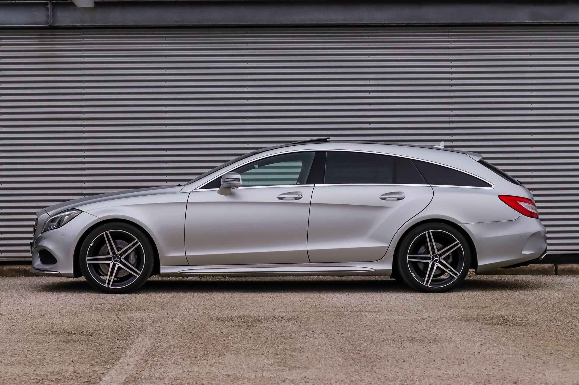 Mercedes-Benz CLS CLS 400 Shooting Brake Automaat AMG Line | Distronic+ | Schuifdak | Comand Online | Multibeam LED | Sfeerverlichting | Stoelverwarming | Parkeerpakket met 360° Camera - 7/36